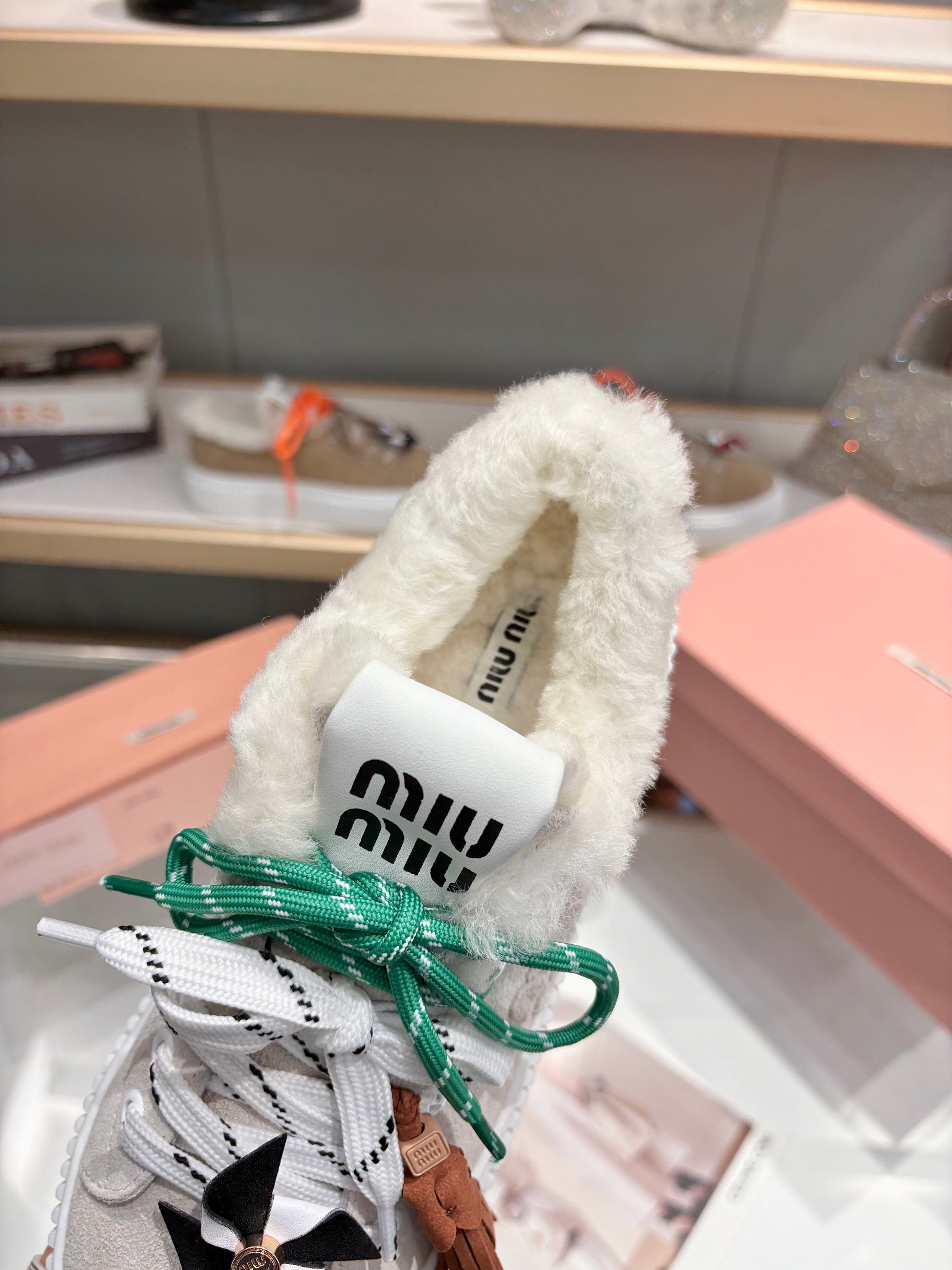 Miu Miu 25SS Winter New Thick-Soled White Shoes Wool-lined Sneakers 9 a1758187521424 3547