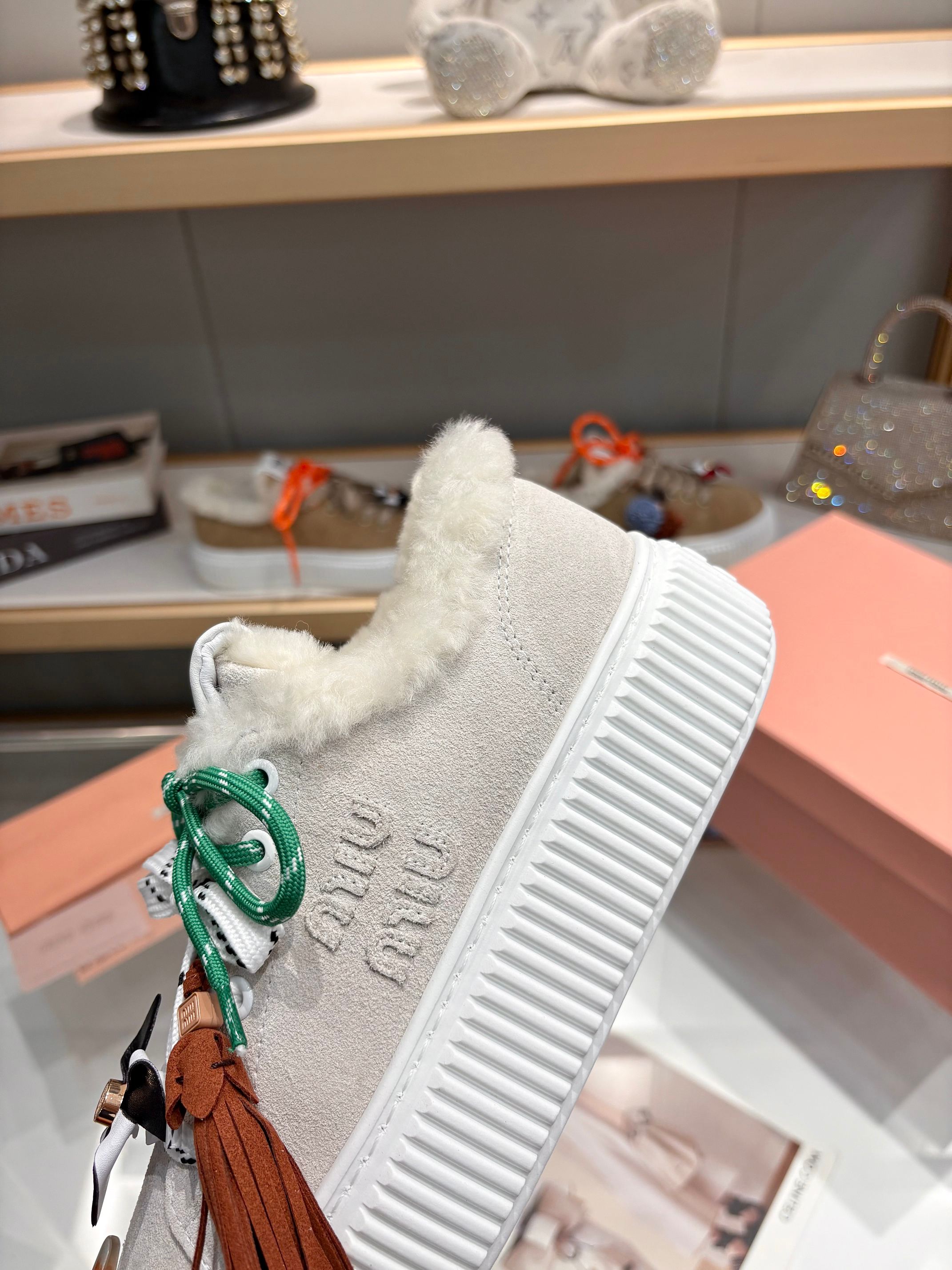 Miu Miu 25SS Winter New Thick-Soled White Shoes Wool-lined Sneakers 7 a1758187521608 2658