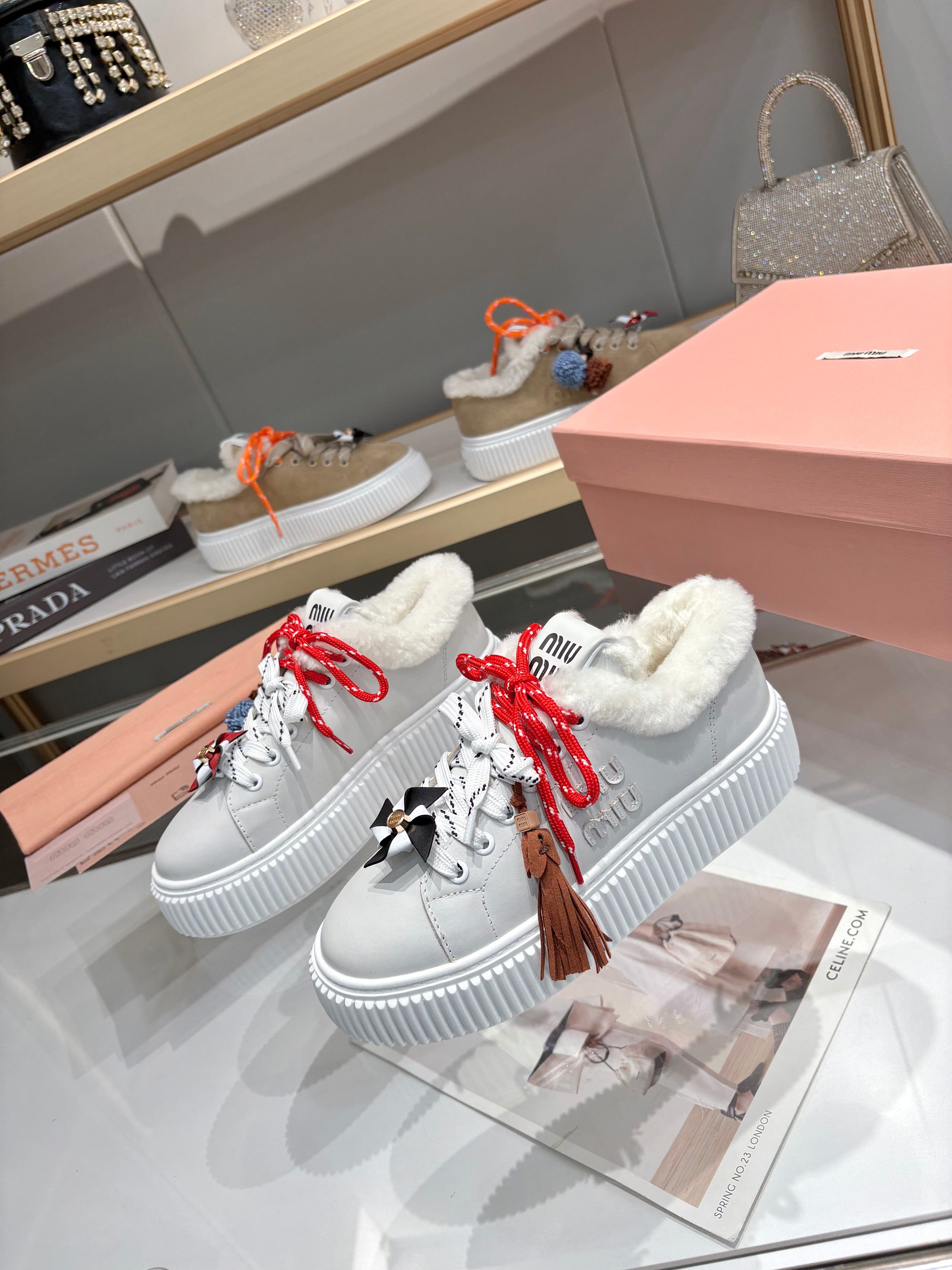 Miu Miu 25SS Winter New Thick-Soled White Shoes Lamb Wool Sneakers 4 a1758187583007 1751