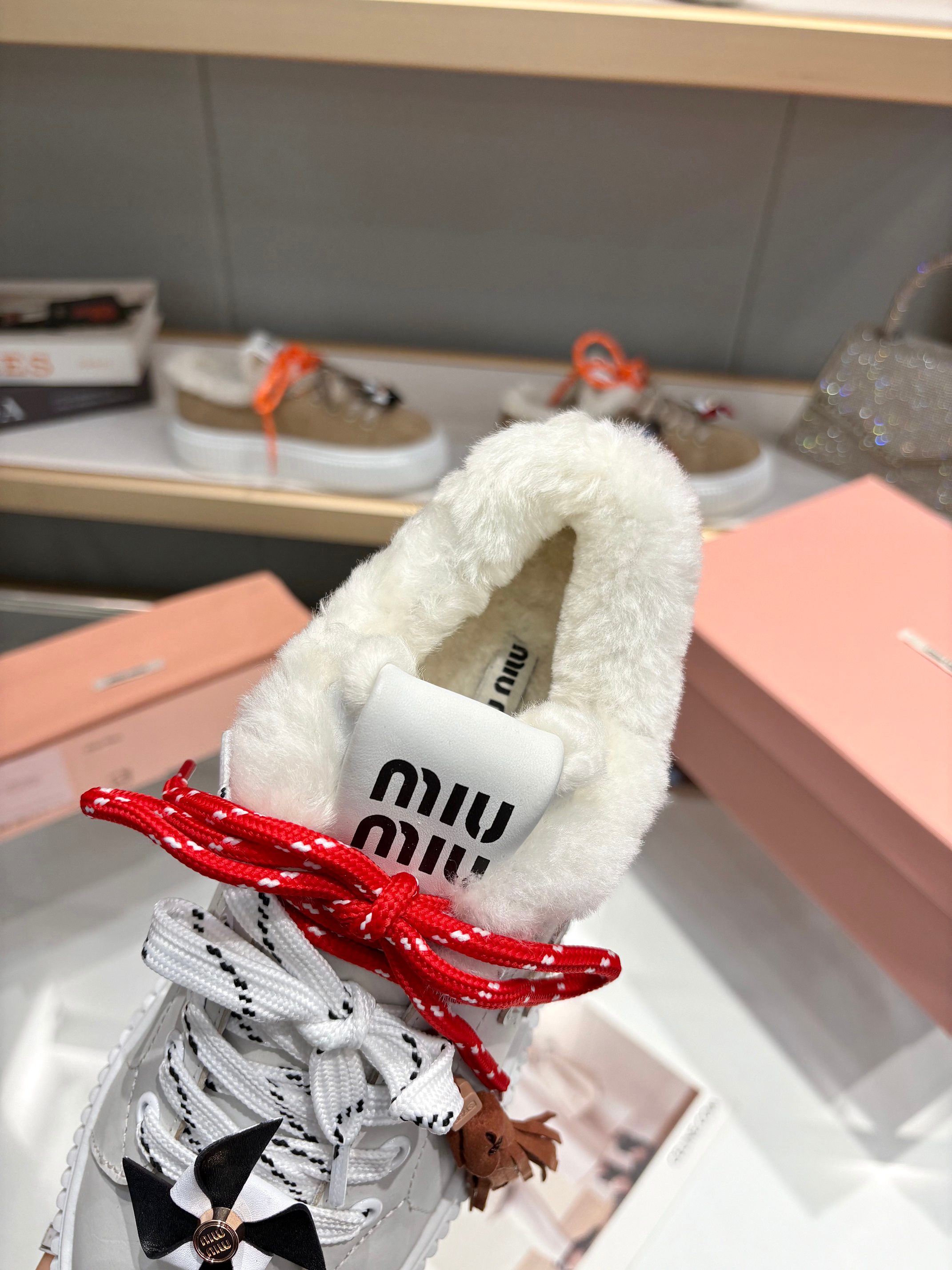 Miu Miu 25SS Winter New Thick-Soled White Shoes Lamb Wool Sneakers 9 a1758187586271 0604