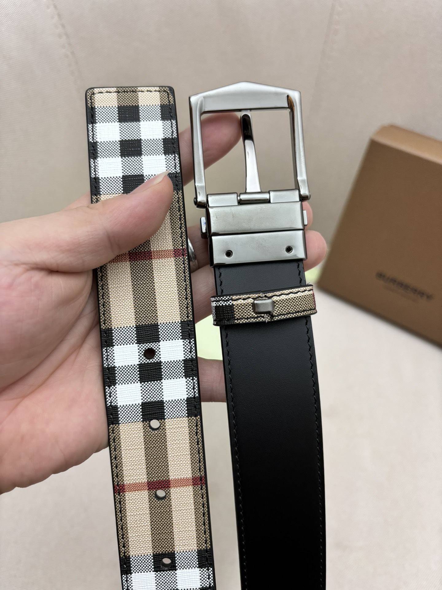 BURBERRY-巴宝莉！男士专柜对版金属扣头层牛皮双面外用腰带商务通勤休闲场合均适合佩戴3.5cm