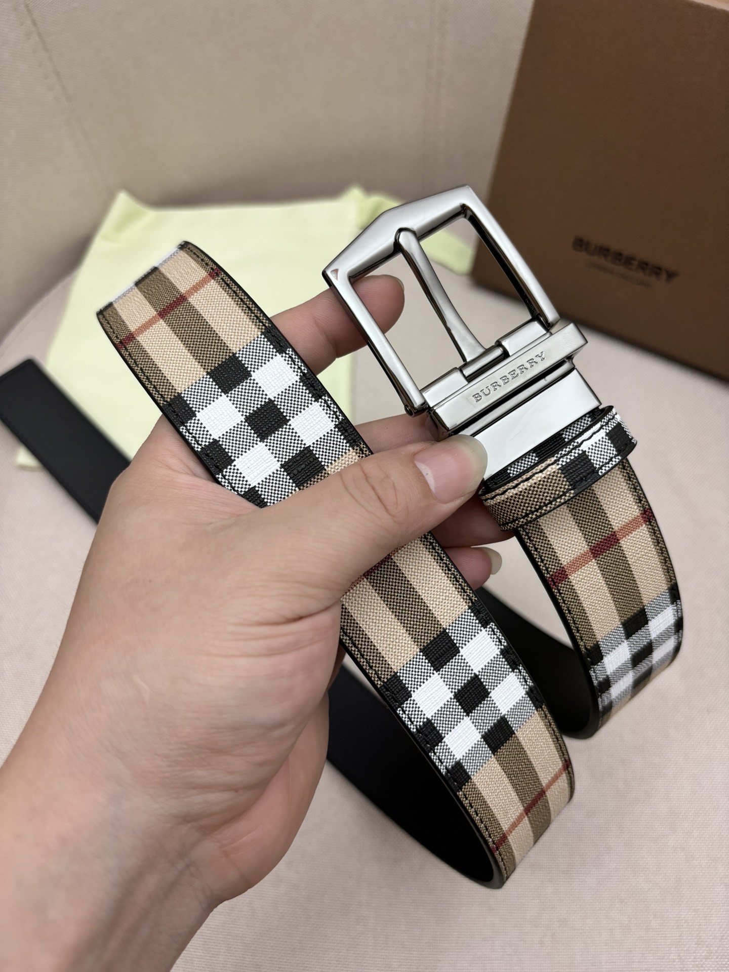 BURBERRY-巴宝莉！男士专柜对版金属扣头层牛皮双面外用腰带商务通勤休闲场合均适合佩戴3.5cm