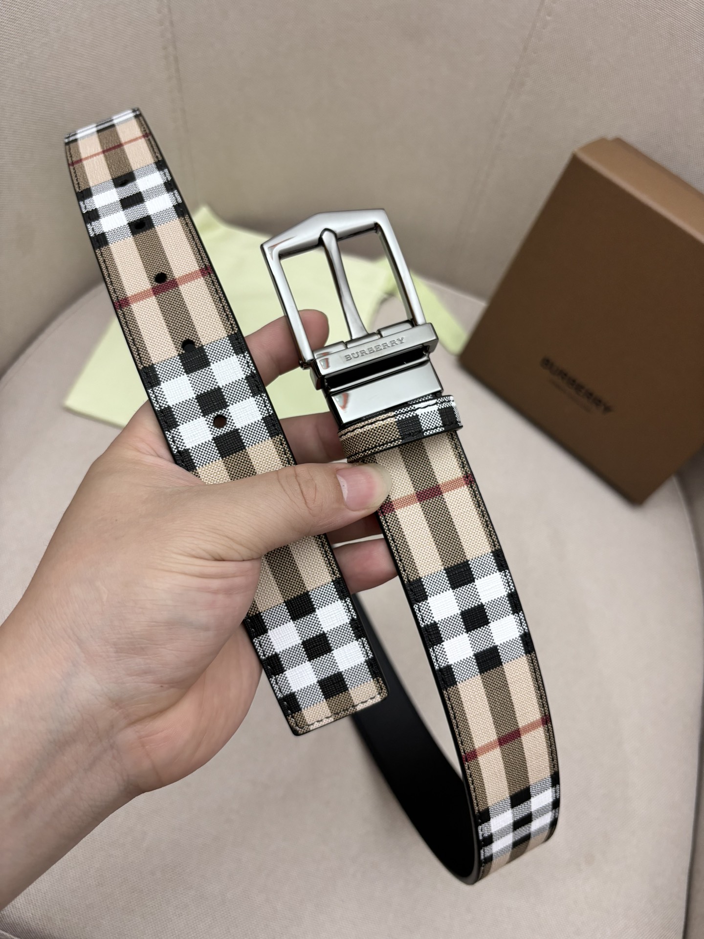 BURBERRY-巴宝莉！男士专柜对版金属扣头层牛皮双面外用腰带商务通勤休闲场合均适合佩戴3.5cm