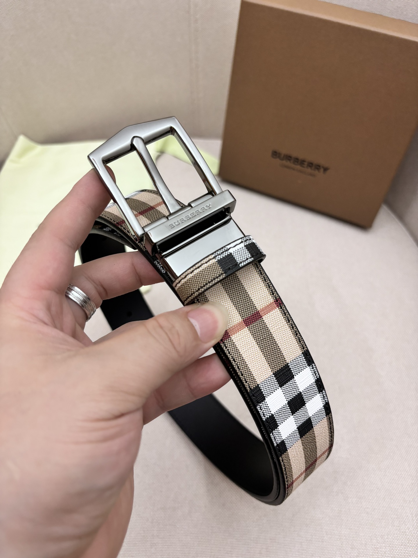 BURBERRY-巴宝莉！男士专柜对版金属扣头层牛皮双面外用腰带商务通勤休闲场合均适合佩戴3.5cm