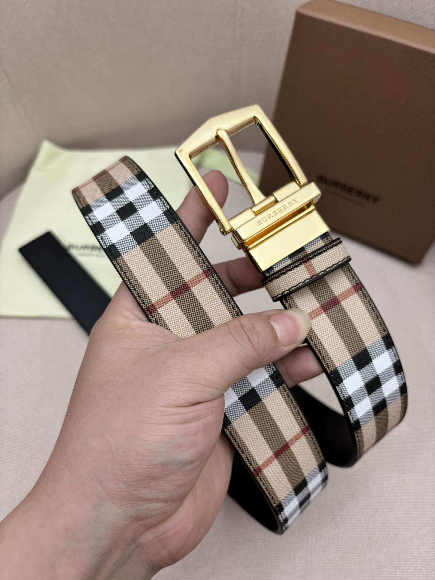 BURBERRY-巴宝莉！男士专柜对版金属扣头层牛皮双面外用腰带商务通勤休闲场合均适合佩戴3.5cm