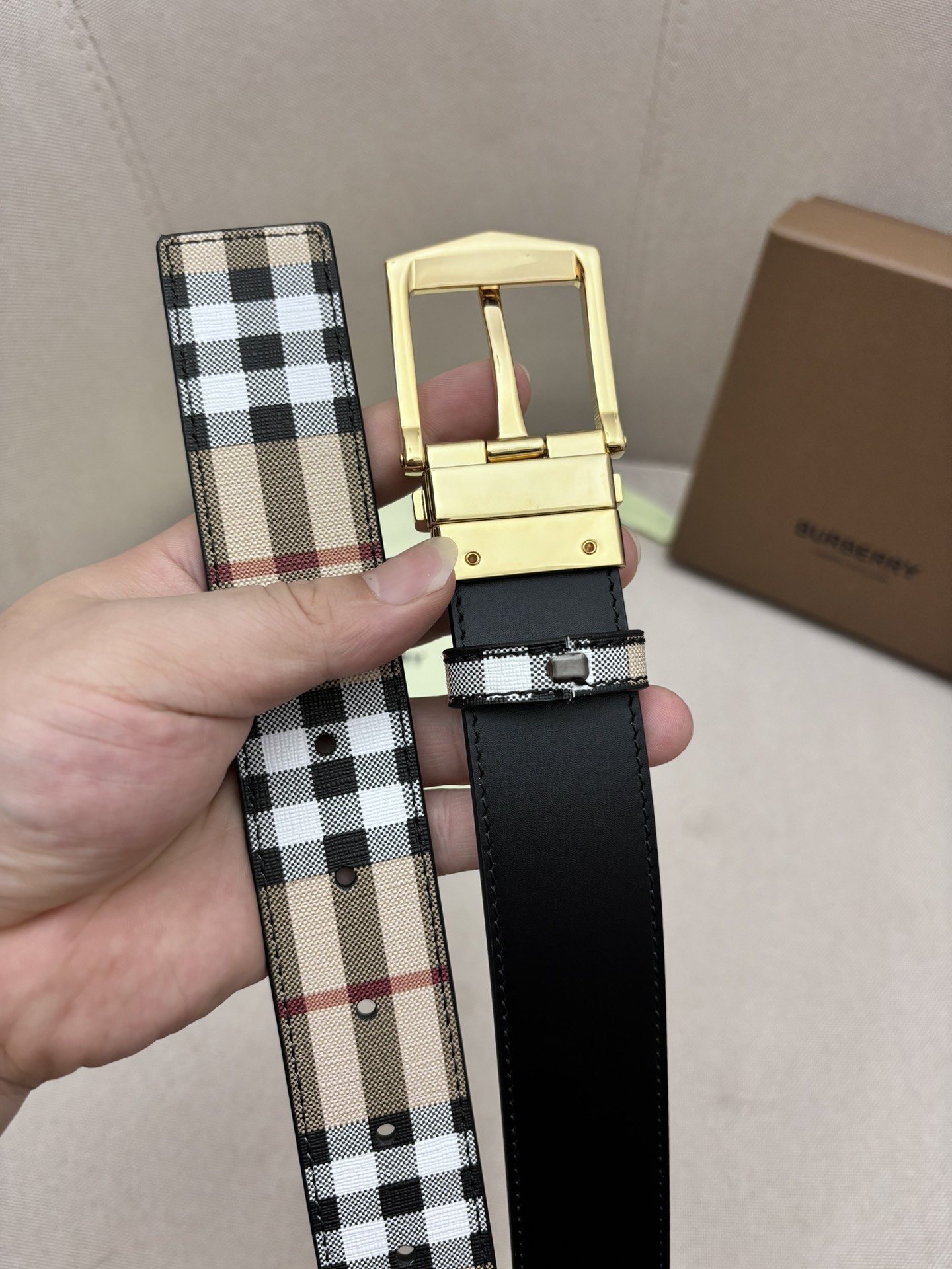 BURBERRY-巴宝莉！男士专柜对版金属扣头层牛皮双面外用腰带商务通勤休闲场合均适合佩戴3.5cm