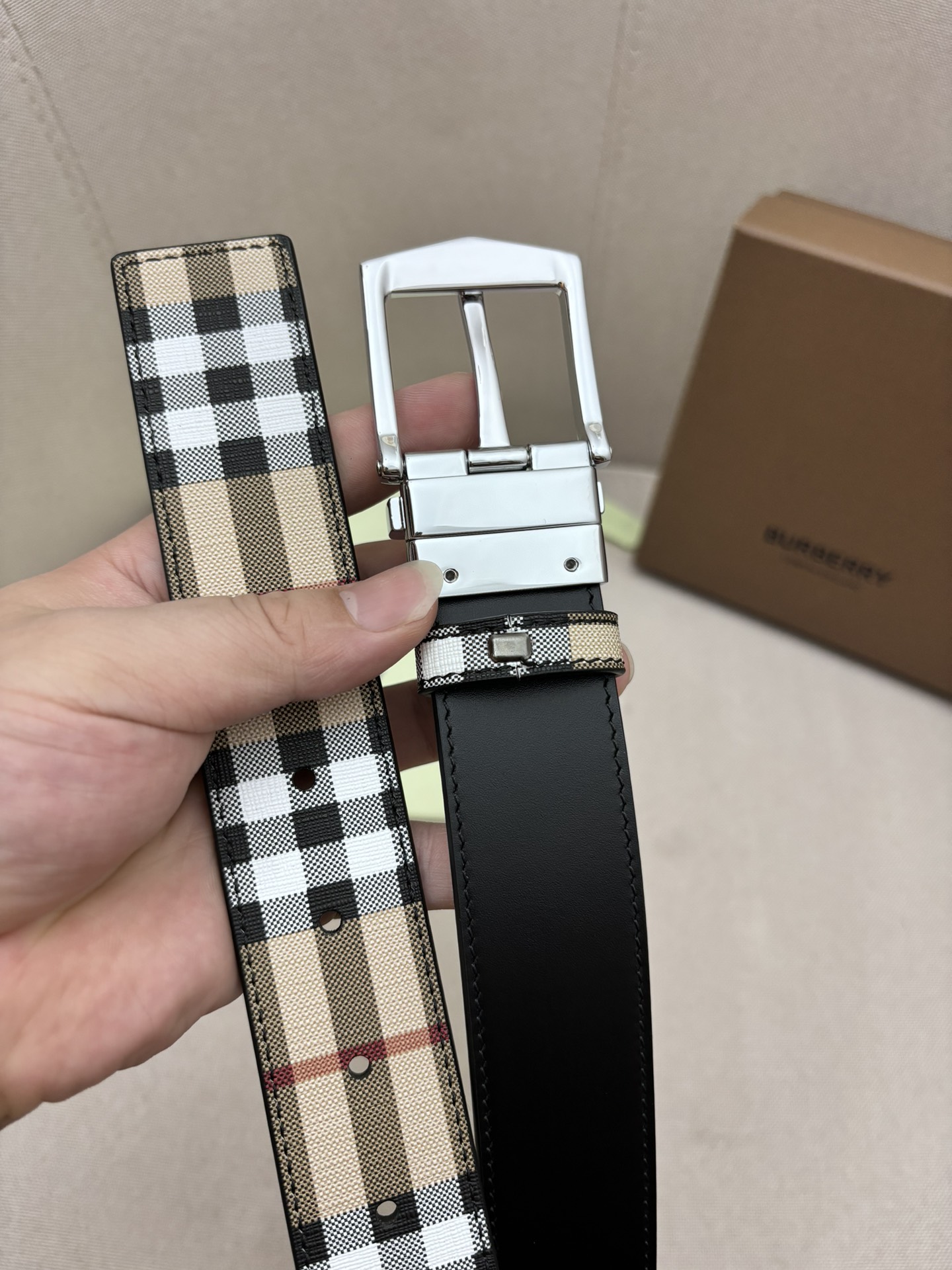 BURBERRY-巴宝莉！男士专柜对版金属扣头层牛皮双面外用腰带商务通勤休闲场合均适合佩戴3.5cm