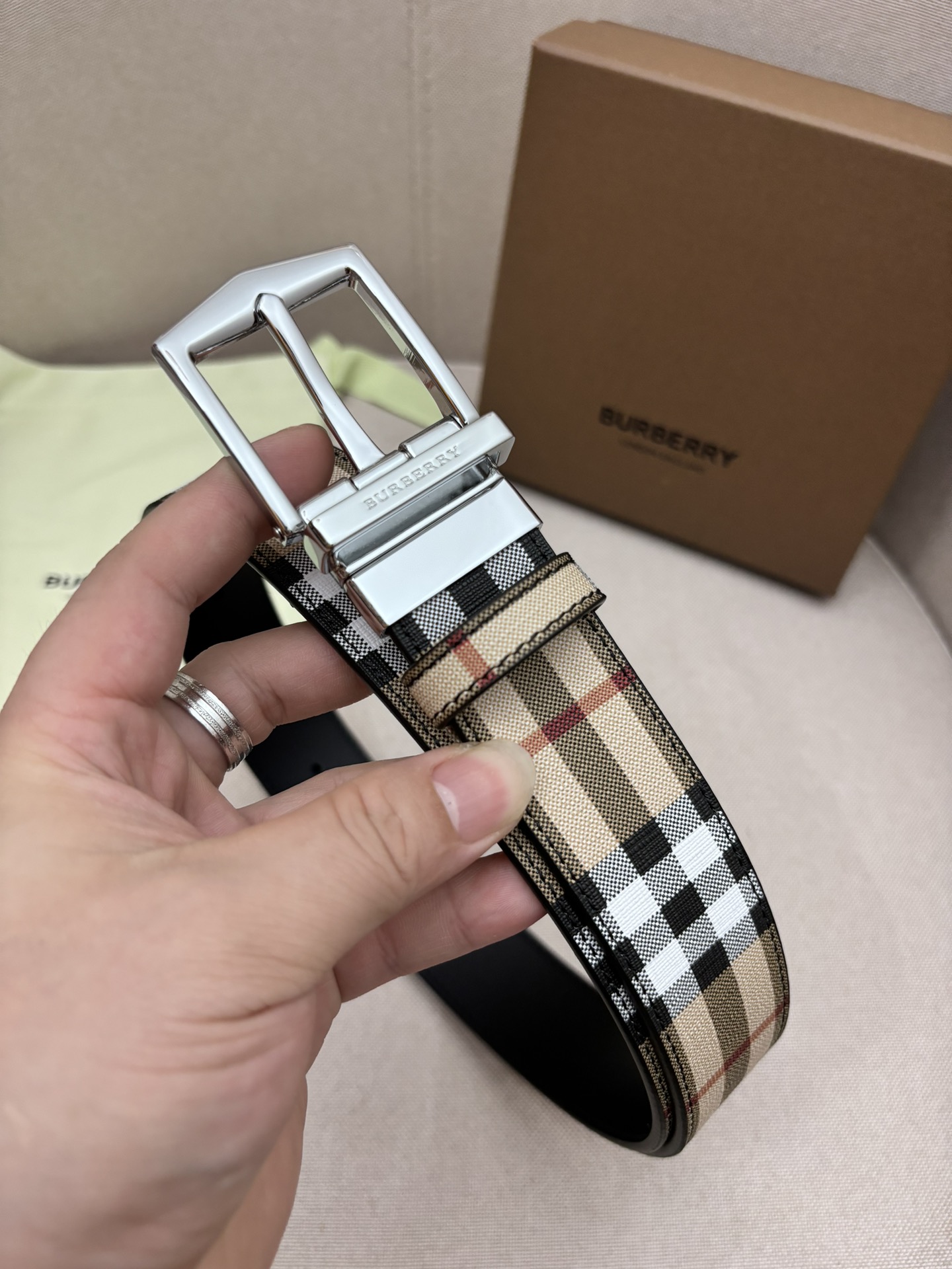 BURBERRY-巴宝莉！男士专柜对版金属扣头层牛皮双面外用腰带商务通勤休闲场合均适合佩戴3.5cm