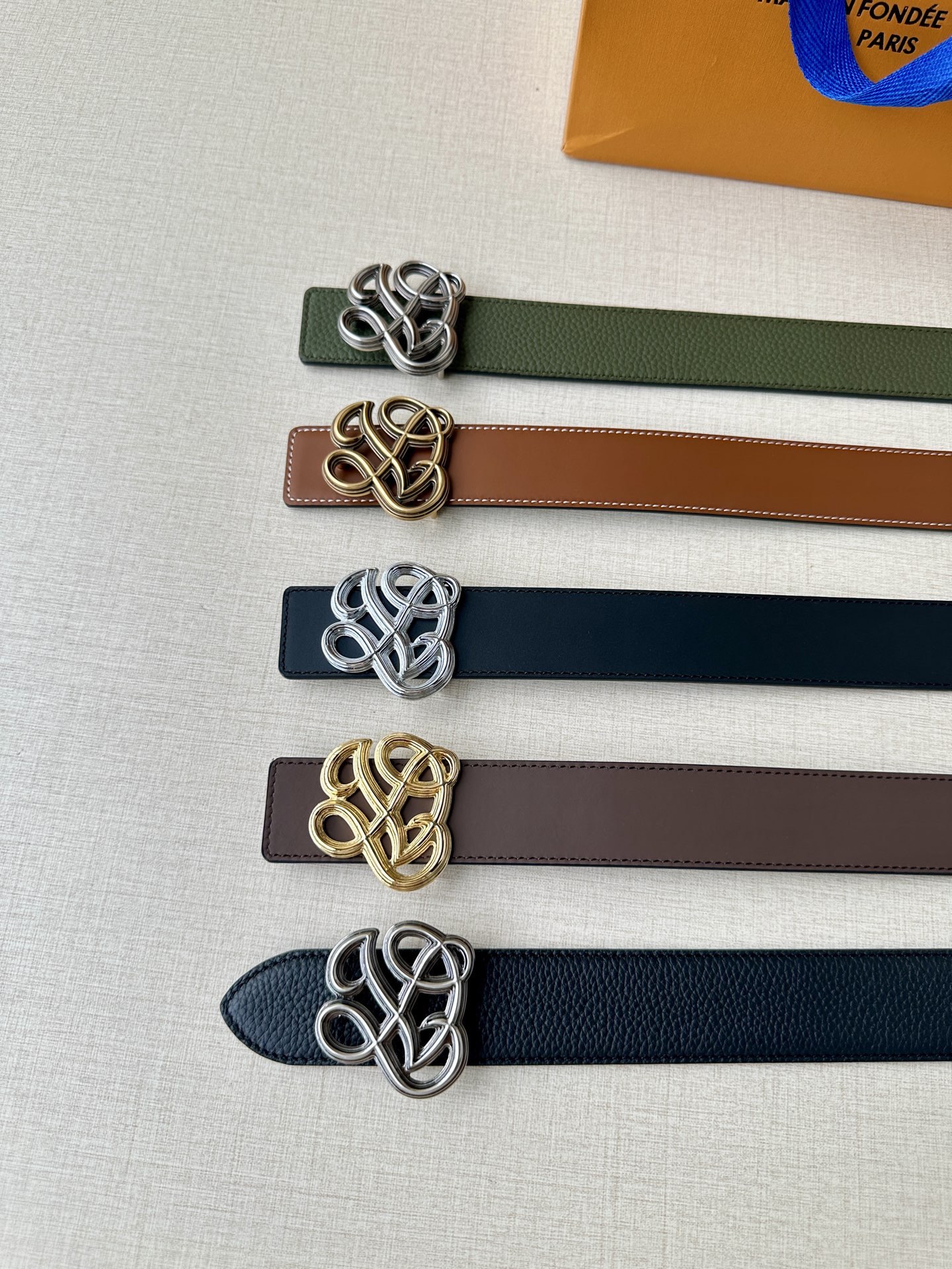 Louis Vuitton Men  Leather Belt LV