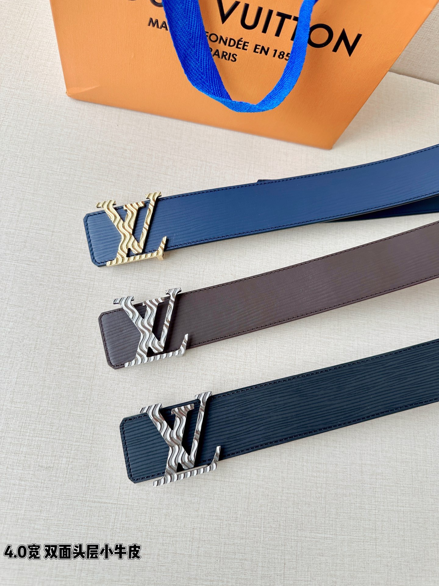 Louis Vuitton Men  Leather Belt LV