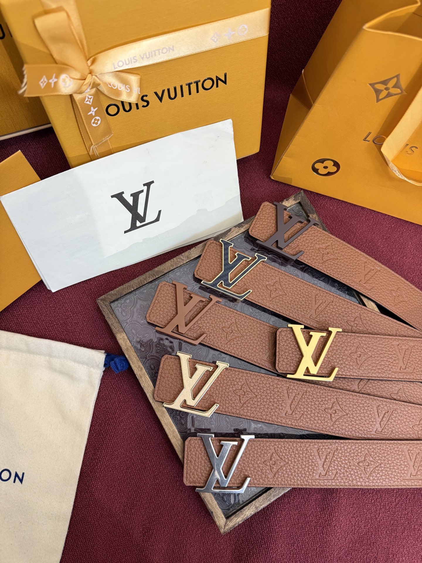 Louis Vuitton Men  Leather Belt LV