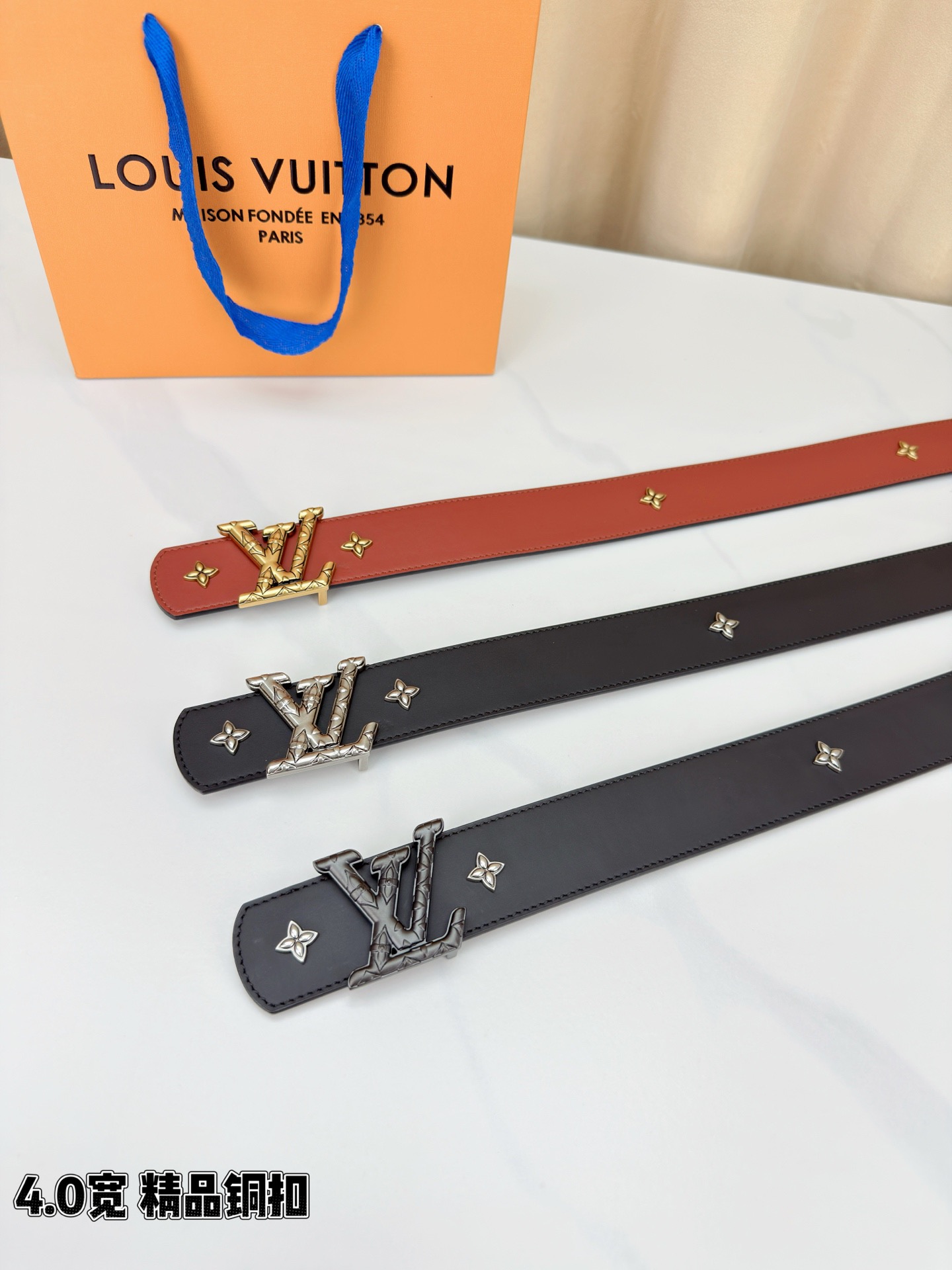 Louis Vuitton Men  Leather Belt LV