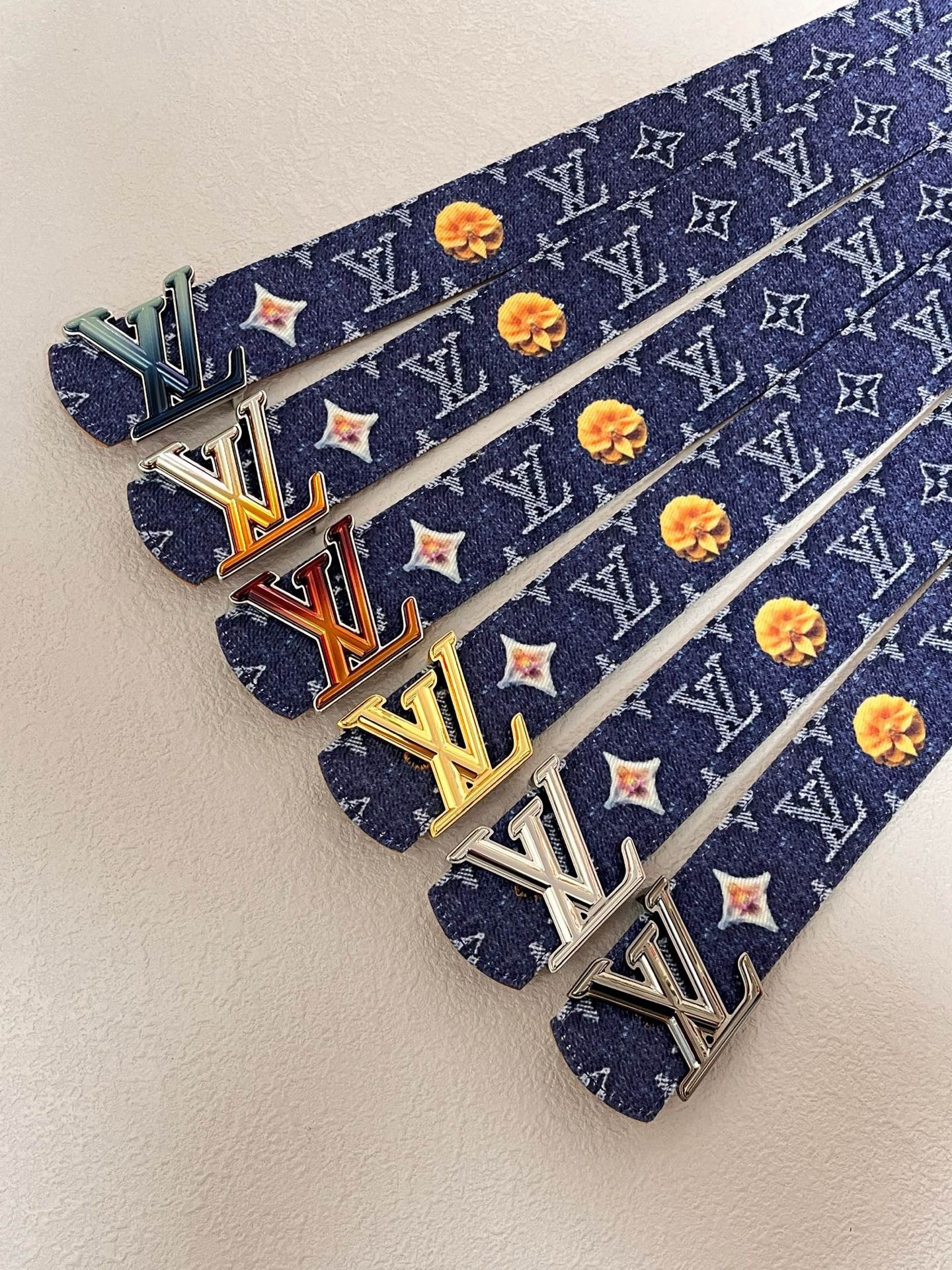 Louis Vuitton Men  Leather Belt LV