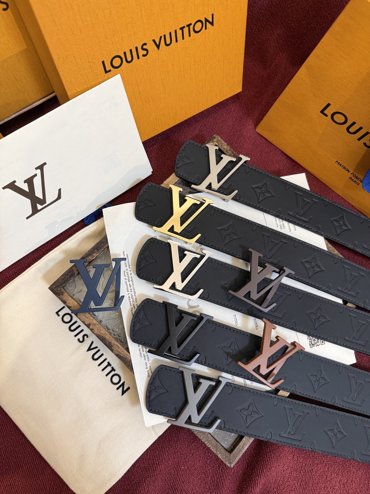 Louis Vuitton Men  Leather Belt LV