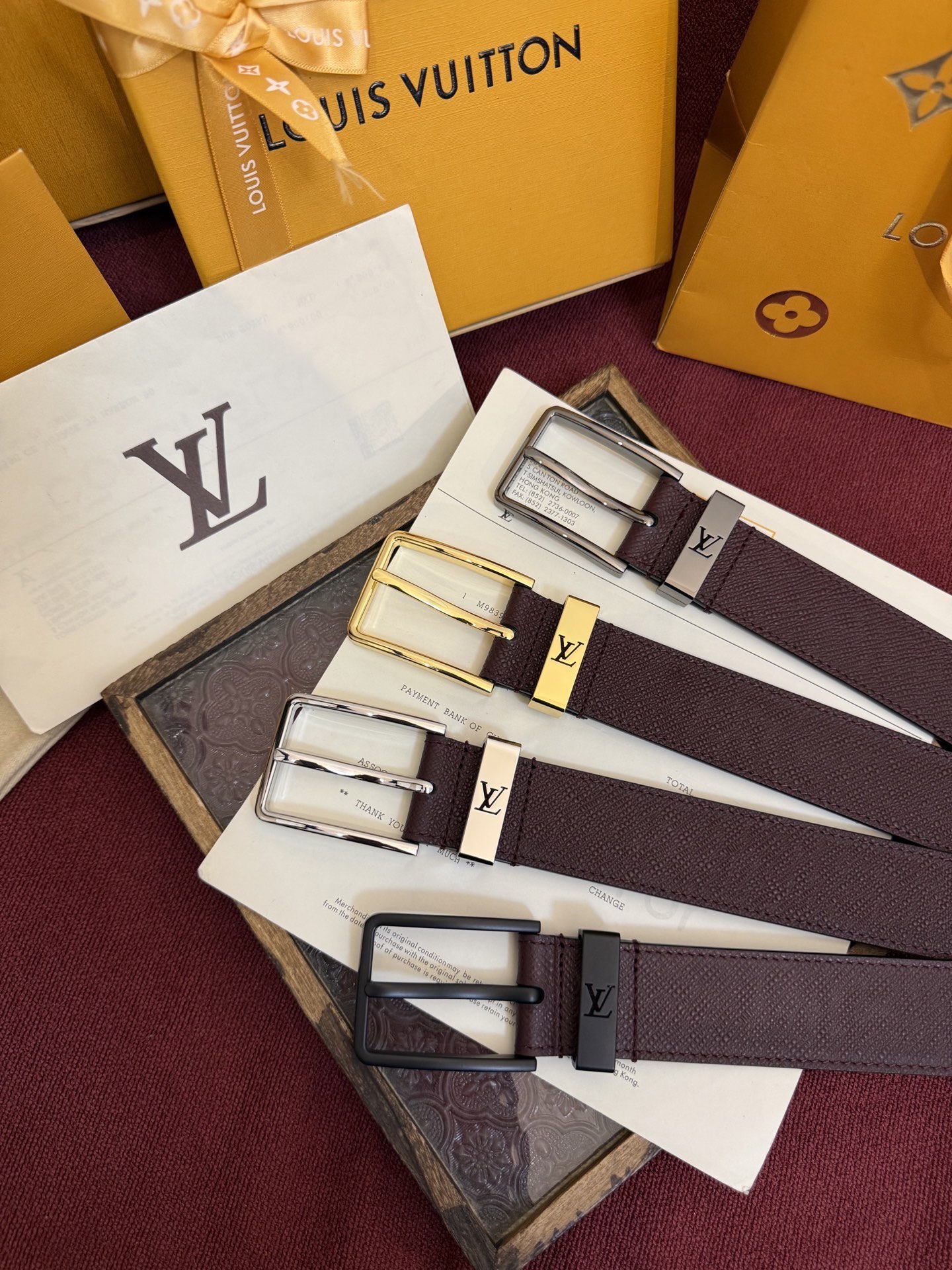 Louis Vuitton Men  Leather Belt LV