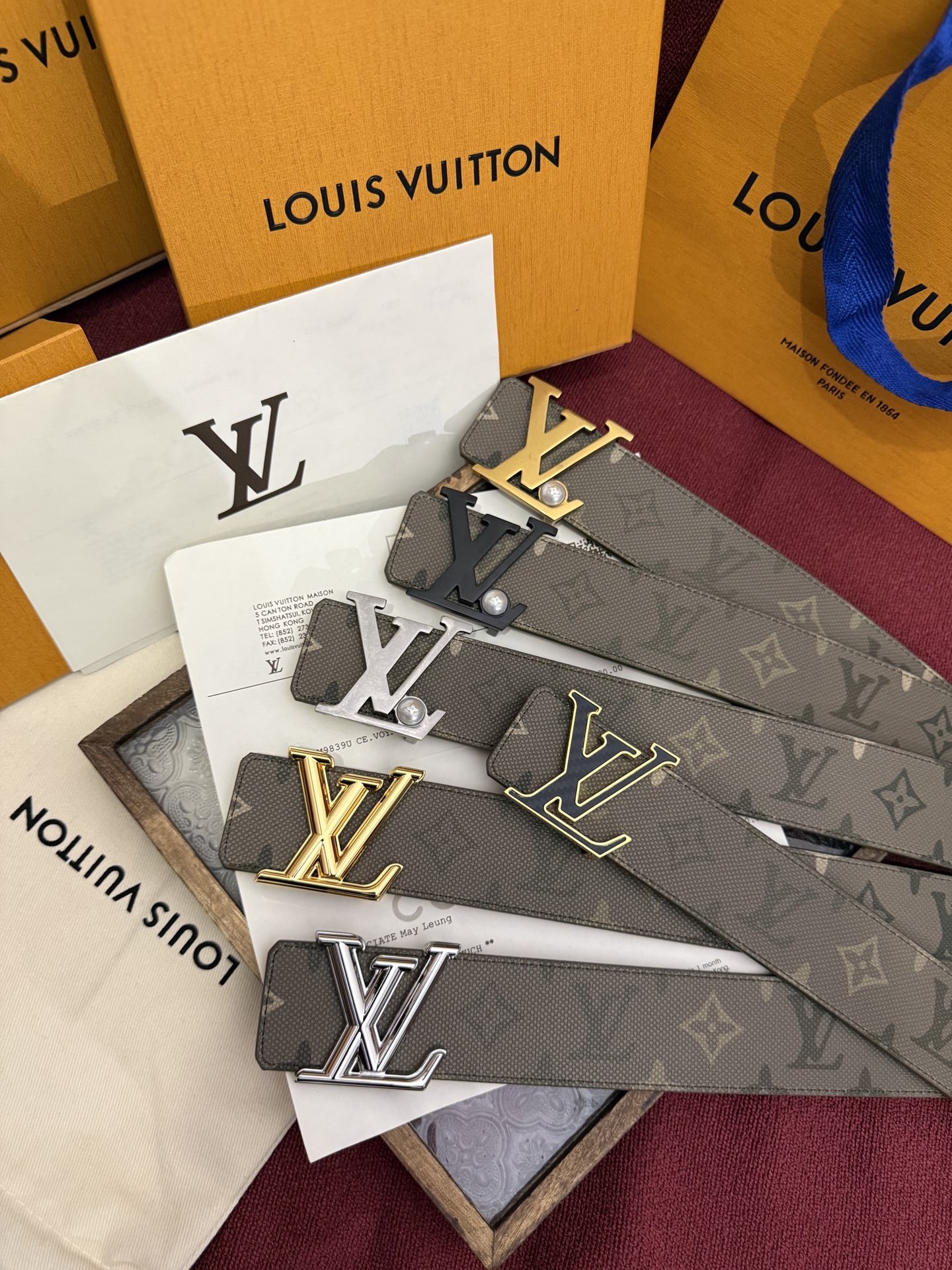 Louis Vuitton Men  Leather Belt LV