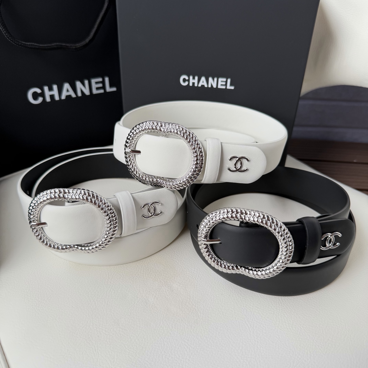 香家✨ Leather belt 30mm皮质腰带 这款是香香25/26早春度假系列3.0cm腰带,采用光滑小牛皮材质, 香家✨ Leather belt 30mm皮质腰带 这款是香香25/26早春度假系列3.0cm腰带,采用光滑小牛皮材质,