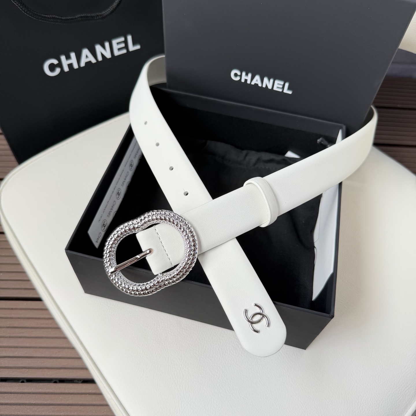 香家✨ Leather belt 30mm皮质腰带 这款是香香25/26早春度假系列3.0cm腰带,采用光滑小牛皮材质, 香家✨ Leather belt 30mm皮质腰带 这款是香香25/26早春度假系列3.0cm腰带,采用光滑小牛皮材质,