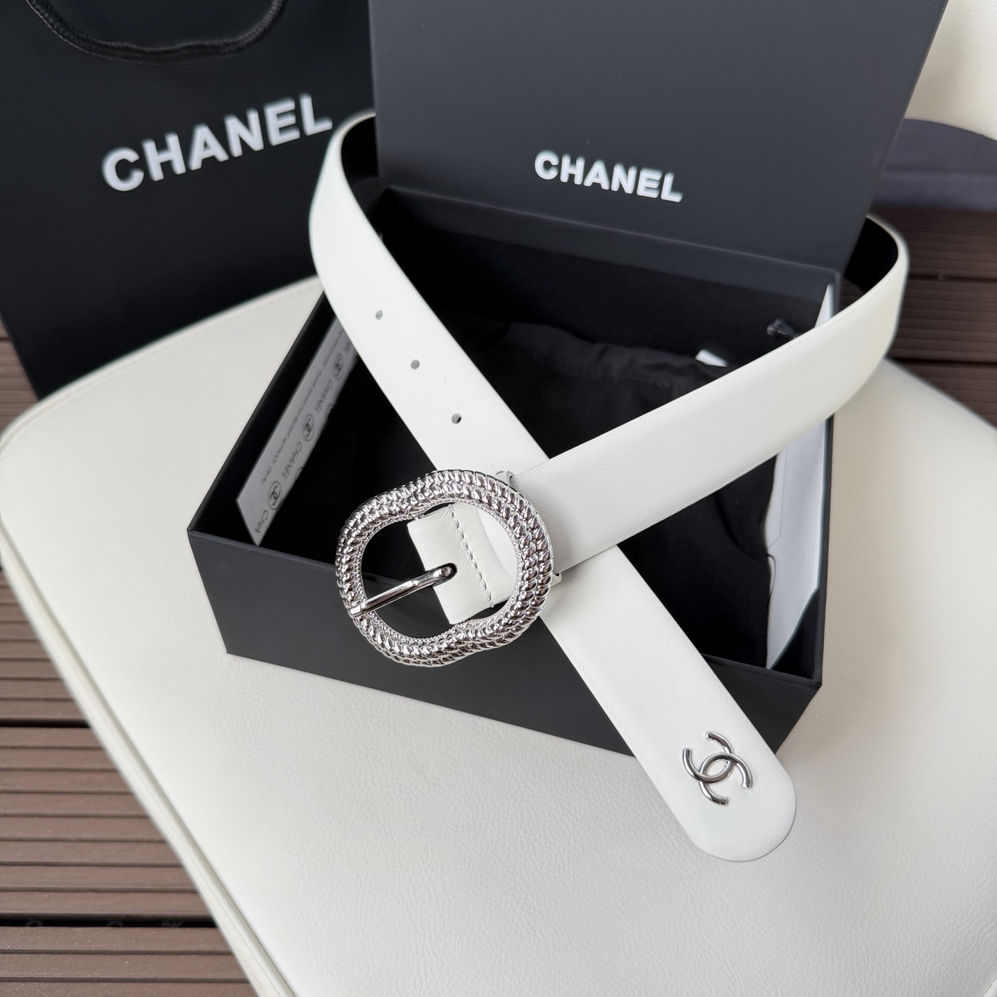 香家✨ Leather belt 30mm皮质腰带 这款是香香25/26早春度假系列3.0cm腰带,采用光滑小牛皮材质, 香家✨ Leather belt 30mm皮质腰带 这款是香香25/26早春度假系列3.0cm腰带,采用光滑小牛皮材质,