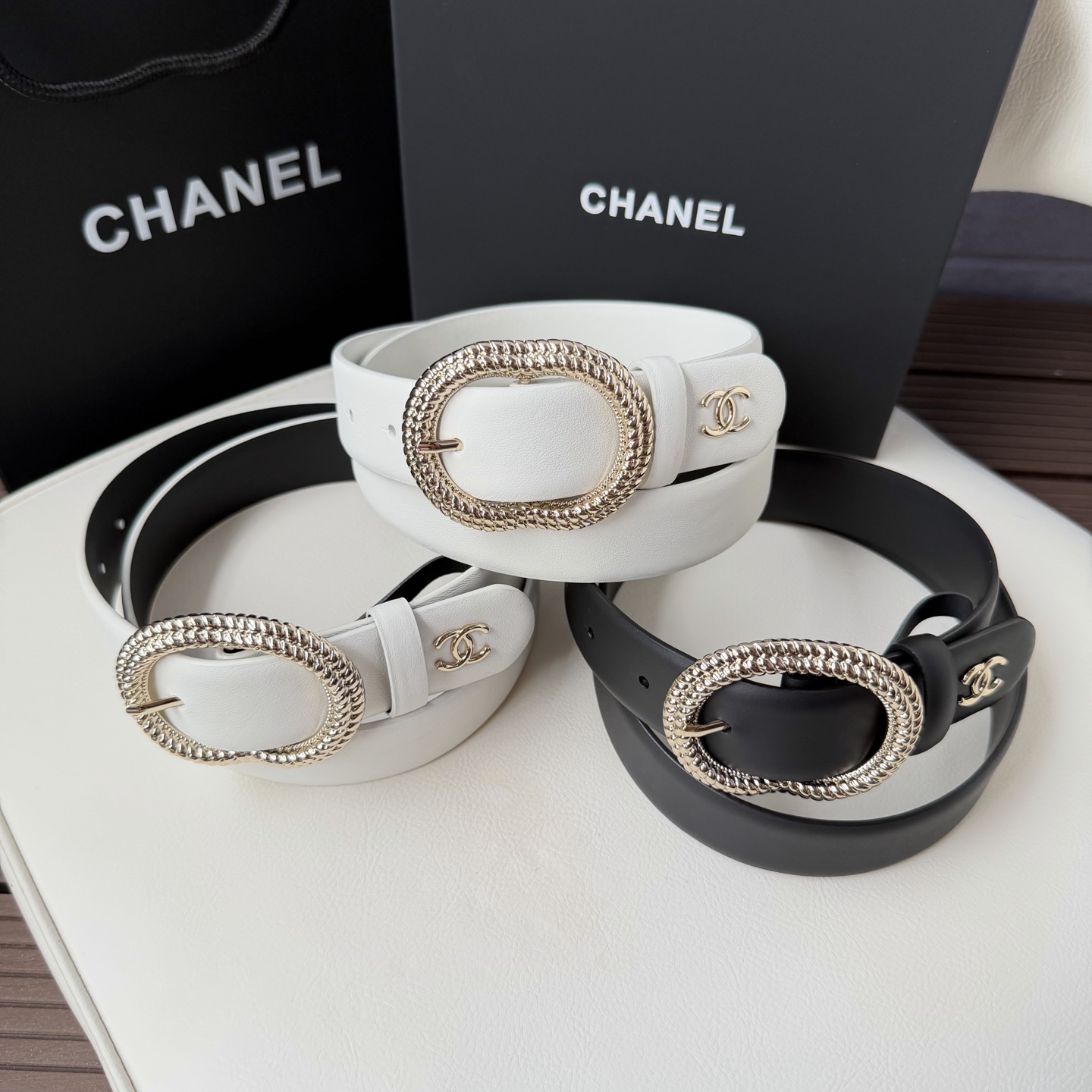 香家✨ Leather belt 30mm皮质腰带 这款是香香25/26早春度假系列3.0cm腰带,采用光滑小牛皮材质, 香家✨ Leather belt 30mm皮质腰带 这款是香香25/26早春度假系列3.0cm腰带,采用光滑小牛皮材质,