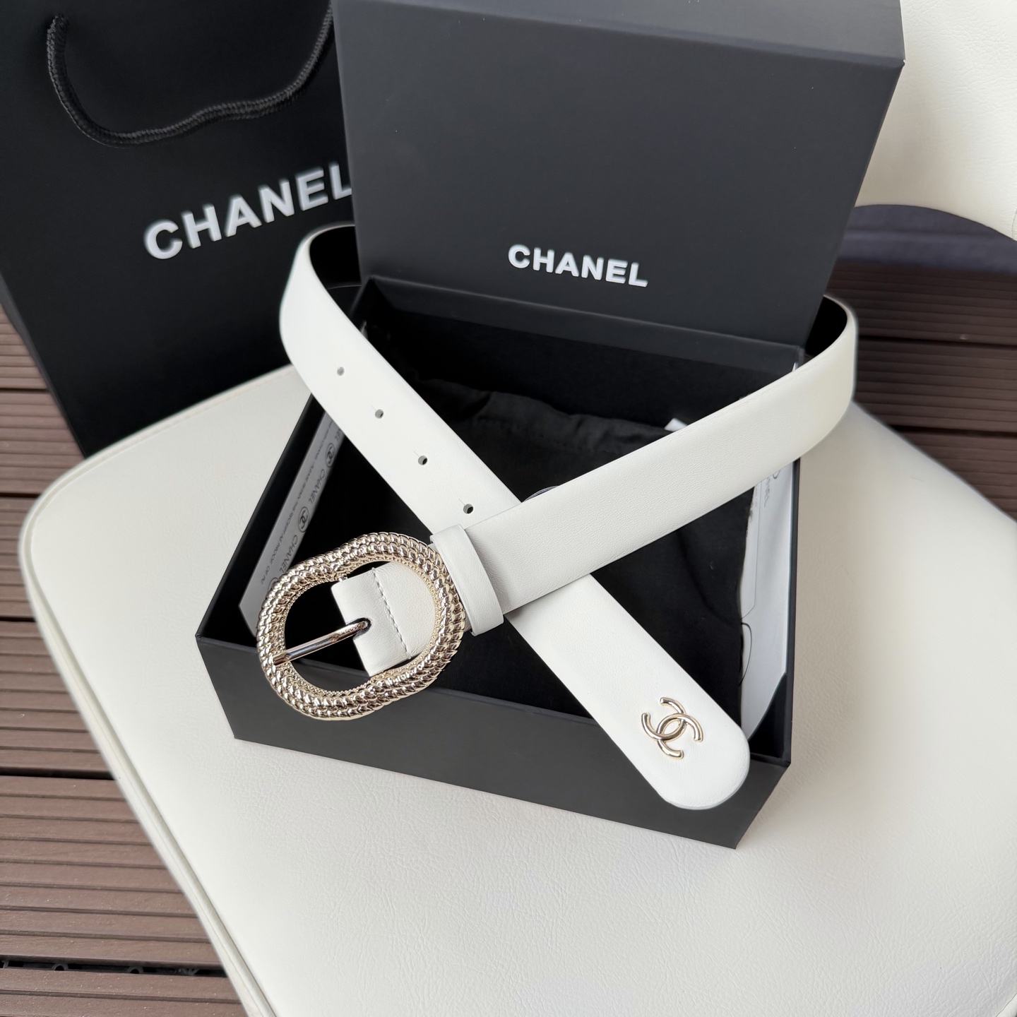 香家✨ Leather belt 30mm皮质腰带 这款是香香25/26早春度假系列3.0cm腰带,采用光滑小牛皮材质, 香家✨ Leather belt 30mm皮质腰带 这款是香香25/26早春度假系列3.0cm腰带,采用光滑小牛皮材质,
