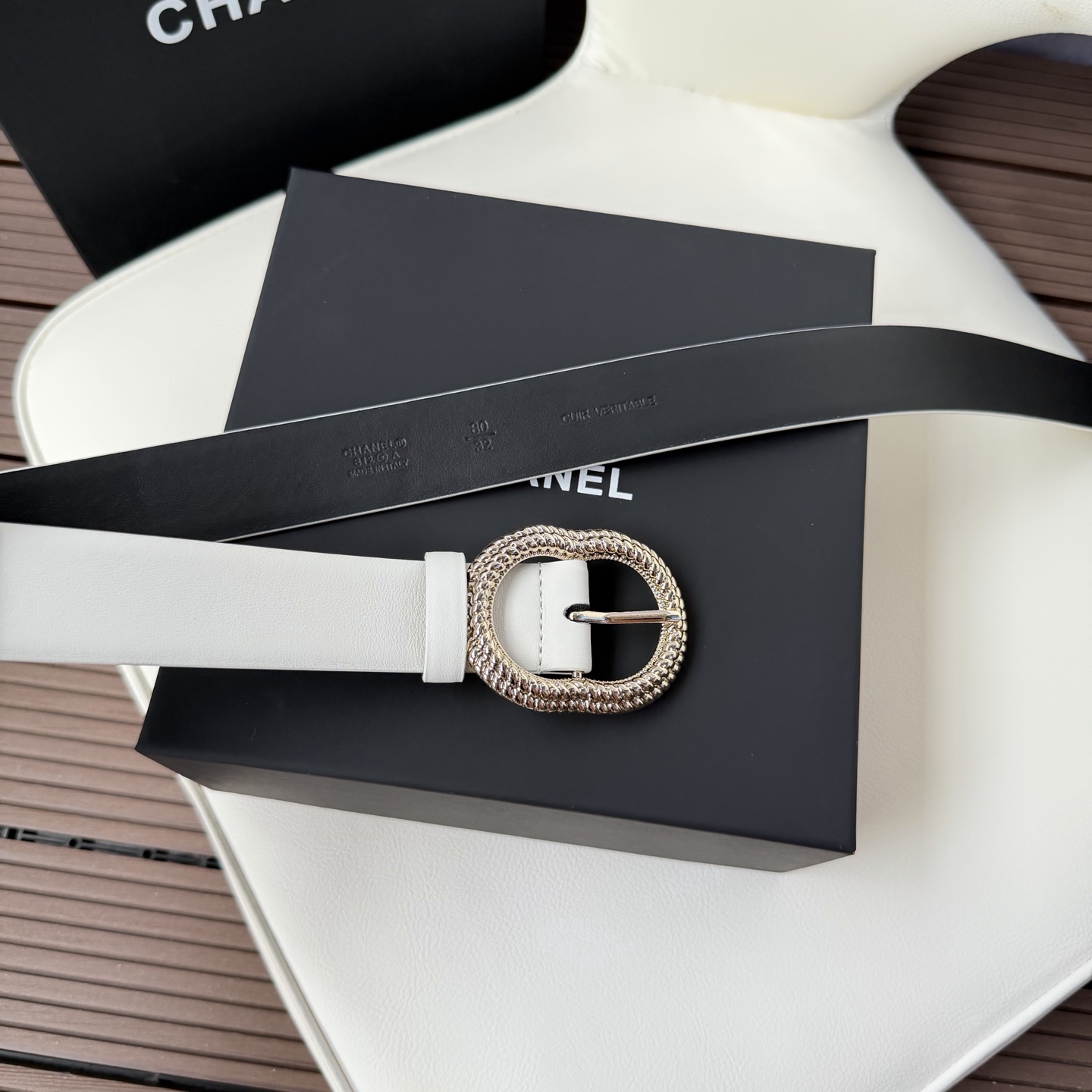 香家✨ Leather belt 30mm皮质腰带 这款是香香25/26早春度假系列3.0cm腰带,采用光滑小牛皮材质, 香家✨ Leather belt 30mm皮质腰带 这款是香香25/26早春度假系列3.0cm腰带,采用光滑小牛皮材质,