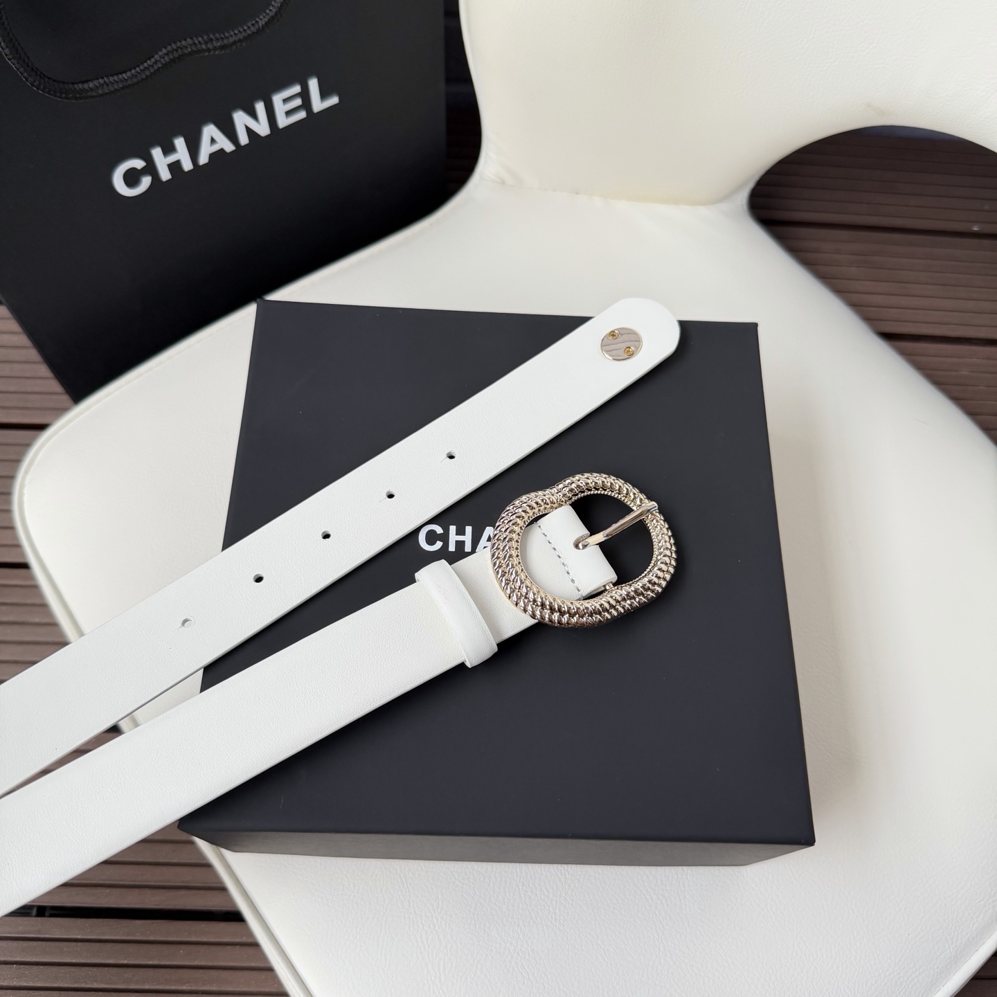 香家✨ Leather belt 30mm皮质腰带 这款是香香25/26早春度假系列3.0cm腰带,采用光滑小牛皮材质, 香家✨ Leather belt 30mm皮质腰带 这款是香香25/26早春度假系列3.0cm腰带,采用光滑小牛皮材质,