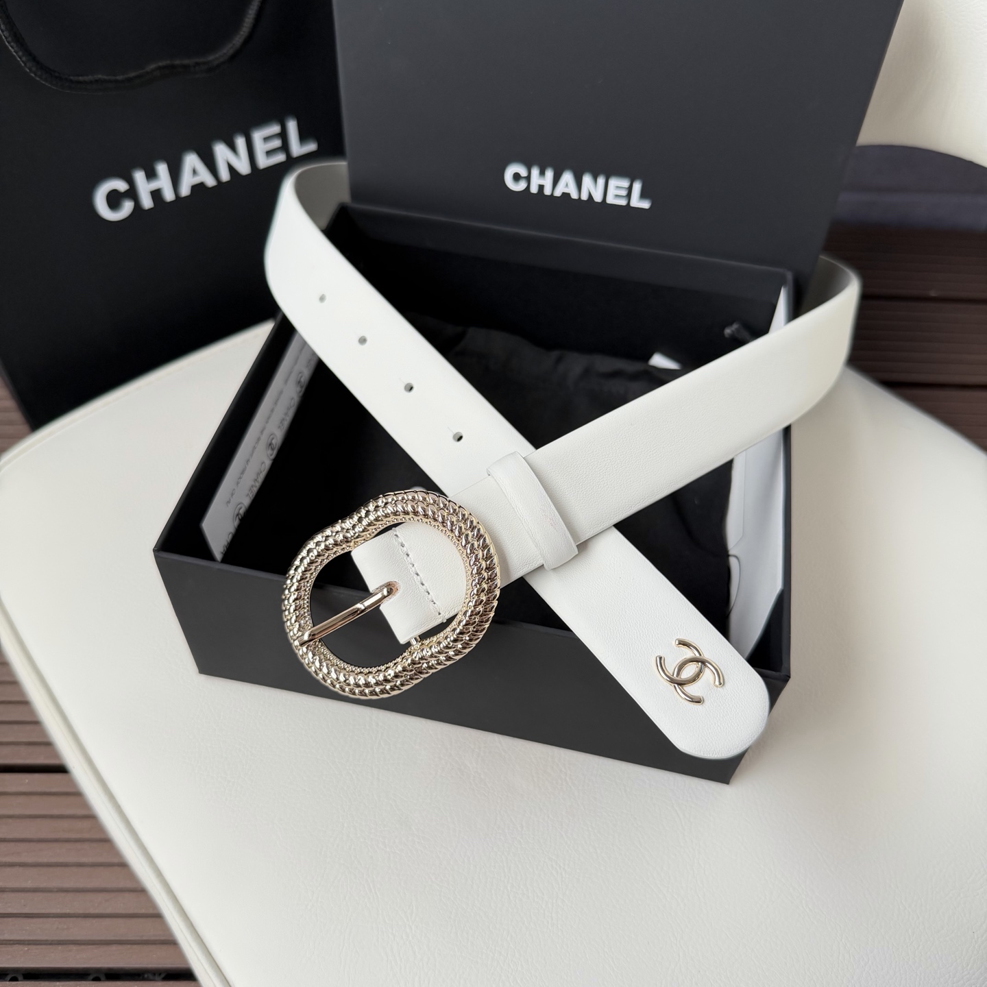 香家✨ Leather belt 30mm皮质腰带 这款是香香25/26早春度假系列3.0cm腰带,采用光滑小牛皮材质, 香家✨ Leather belt 30mm皮质腰带 这款是香香25/26早春度假系列3.0cm腰带,采用光滑小牛皮材质,
