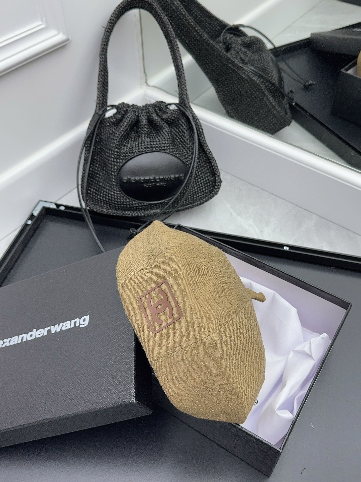 CHANEL continúa el estilo Maillard, forma de sombrero súper clásica, adecuada para todo tipo de cabezas, ¡telas muy esp…