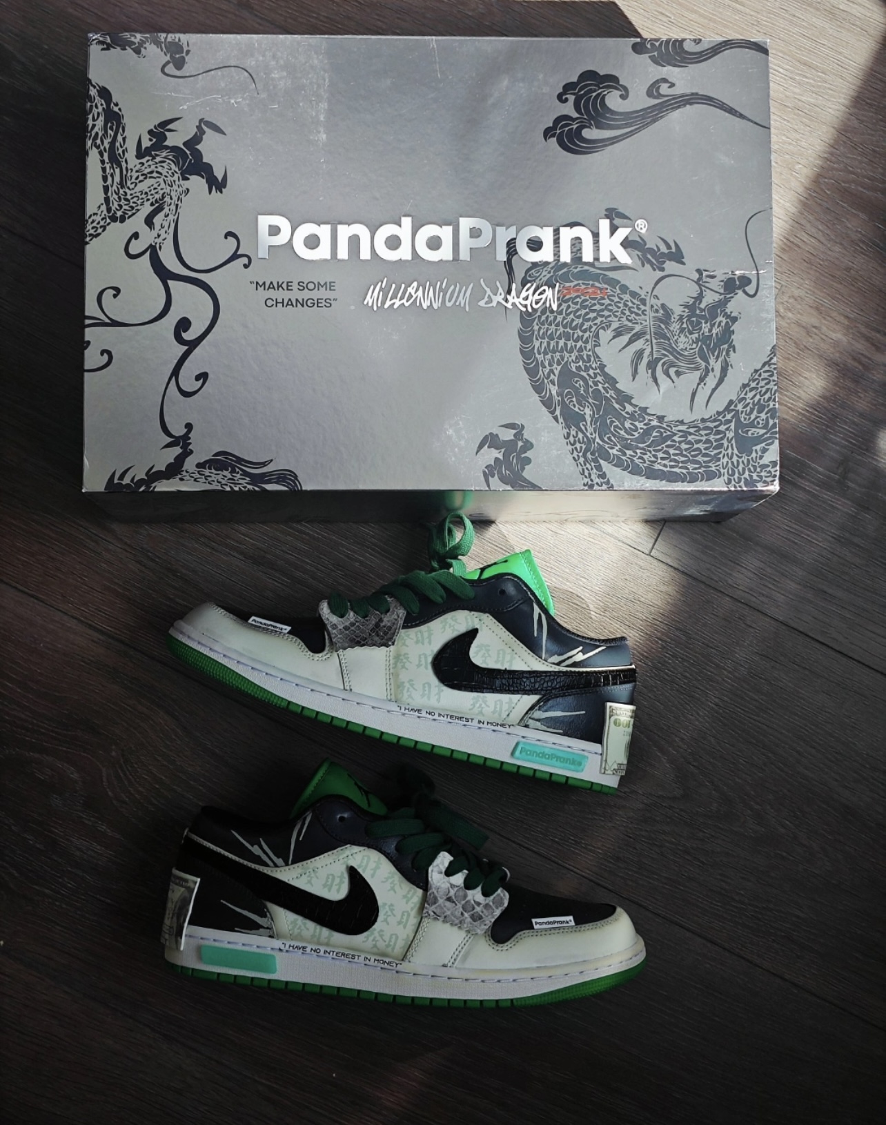 上脚素材##Air Jordan AJ1 Low 熊猫恶作剧游龙则灵-躺平年“全网独家正确版本无原鞋不开发 始终坚持对品质、细节 完美复刻”市面唯一纯原级别 完美零毛边处理 原厂内置全掌气垫 价格定位9