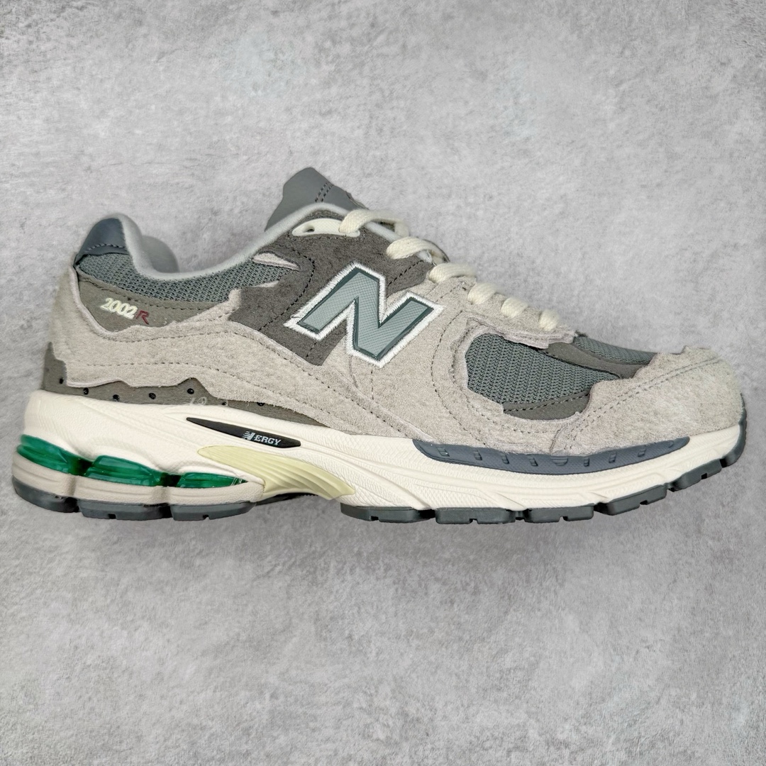 ＃特价福利 New Balance NB2002系列 男女休闲慢跑鞋 必备的时髦单品之一 最新出的2002R系列 这款延续了经典科技 升级版N-ERGY缓震物料机能与材质上脚太舒适了 鞋面的柔软麂皮搭配尼龙网布 特别透气而且还复古感 不管是搭配牛仔裤还工装裤都是百搭！小红书众多博主上脚推荐！实拍调校N版已经零色差零失真 百分百还原实物色彩所见即所得 不存在货不对板色差等低级问题 选购参考实物拍摄 不混卖不参货 只用心做好货严格选品 承诺混一赔十 尺码：36 36.5 37 37.5 38 38.5 39.5 40 40.5 41.5 42 42.5 43 44 45-选品中心