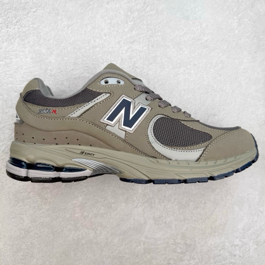 图片[4]-＃特价福利 New Balance NB2002系列 男女休闲慢跑鞋 必备的时髦单品之一 最新出的2002R系列 这款延续了经典科技 升级版N-ERGY缓震物料机能与材质上脚太舒适了 鞋面的柔软麂皮搭配尼龙网布 特别透气而且还复古感 不管是搭配牛仔裤还工装裤都是百搭！小红书众多博主上脚推荐！实拍调校N版已经零色差零失真 百分百还原实物色彩所见即所得 不存在货不对板色差等低级问题 选购参考实物拍摄 不混卖不参货 只用心做好货严格选品 承诺混一赔十 尺码：36 36.5 37 37.5 38 38.5 39.5 40 40.5 41.5 42 42.5 43 44 45-选品中心