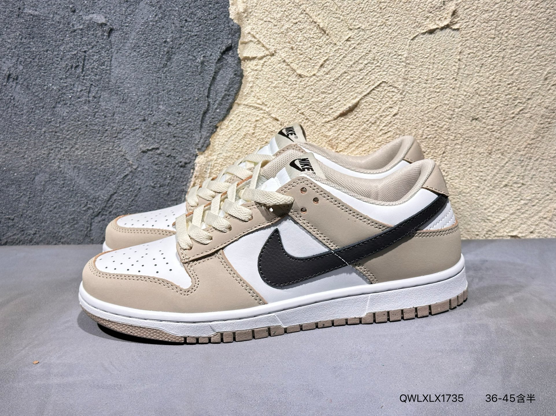 #新品上市实拍 耐克Nike Dunk Low 板鞋SB系列经典百搭休闲运动板鞋加厚鞋舌的填充,使舒适性大大提升,同时也更方便穿脱中底部分则加入了脚感柔软舒适ZoomAir气垫,有效吸收滑板等极限运动在落地时带来的冲击力,为街头运动者们提供更好的保护IB3079 QWLXLX1735