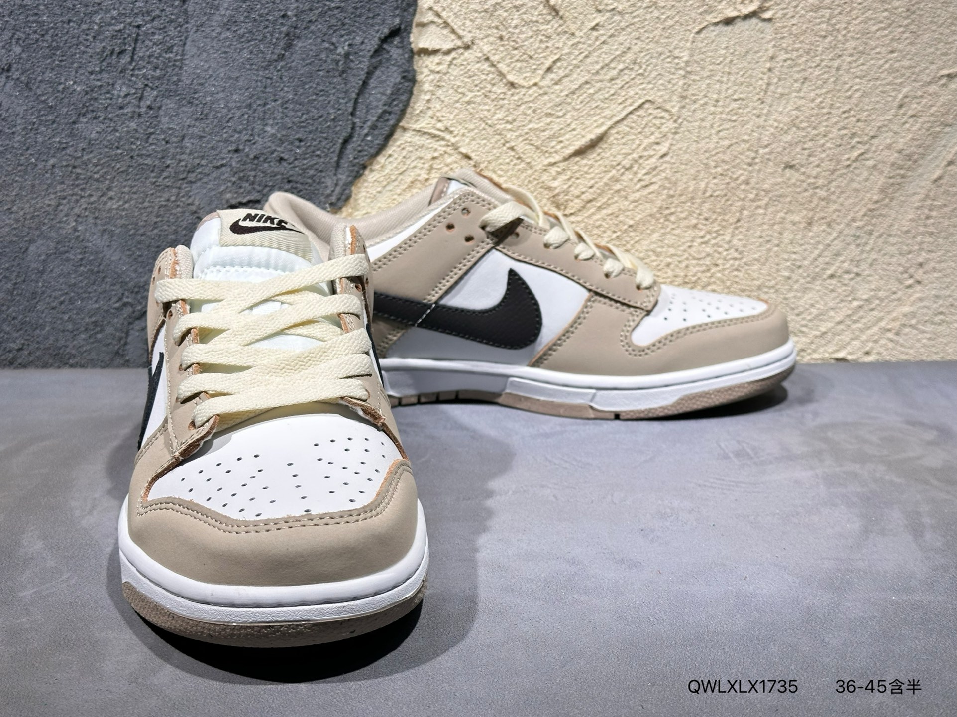 #新品上市实拍 耐克Nike Dunk Low 板鞋SB系列经典百搭休闲运动板鞋加厚鞋舌的填充,使舒适性大大提升,同时也更方便穿脱中底部分则加入了脚感柔软舒适ZoomAir气垫,有效吸收滑板等极限运动在落地时带来的冲击力,为街头运动者们提供更好的保护IB3079 QWLXLX1735
