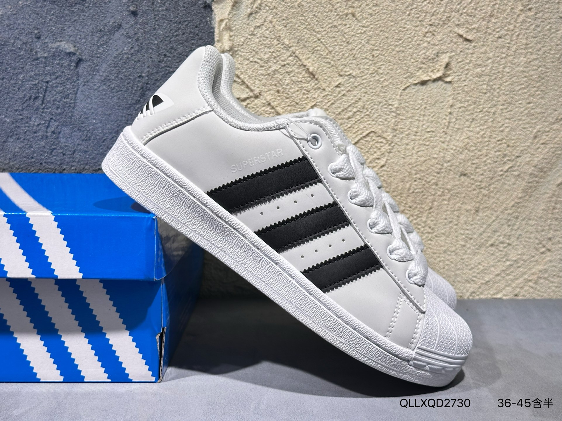 💰140   
Adidas Originals Superstar 全新配色
贝壳头休闲板鞋 独家控货 平台正单 全鞋百分百原材料 全鞋电脑针车 Logo针车间距针数原版一致 皮料切割冲裁零瑕疵 原鞋一致含胶量大底 原盒中文内外标 大几率过验 不对比市面只对比原鞋 只服务最高端市场 
货号：IF1585 QLLXQD2730