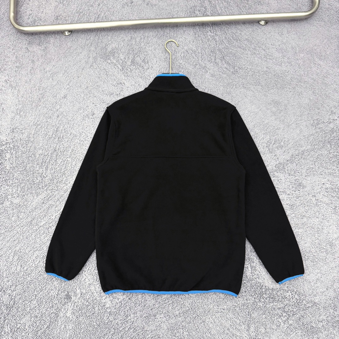 💰135 严选好货!巴塔哥尼亚 ATAGONIA新款男士立领摇粒绒抓绒卫衣外套!时尚潮流款,客供摇粒绒抓绒面料,柔软亲肤,保暖舒适!胸前盖袋设计,精美小标布标点缀,领口、袖口、下摆撞色包边包条,做工细节都非常到位,无论单穿还是外套都不错,上身效果一级棒,喜欢的兄弟不要错过!颜色:黑色、灰色、黄拼色!尺码:M一3XL!
尺码表:
M:肩宽46 胸围109 衣长69
L:肩宽48 胸围113 衣长71
XL:肩宽49 胸围117 衣长73
2XL:肩宽50 胸围121 衣长75
3XL:肩宽51 胸围125 衣长75