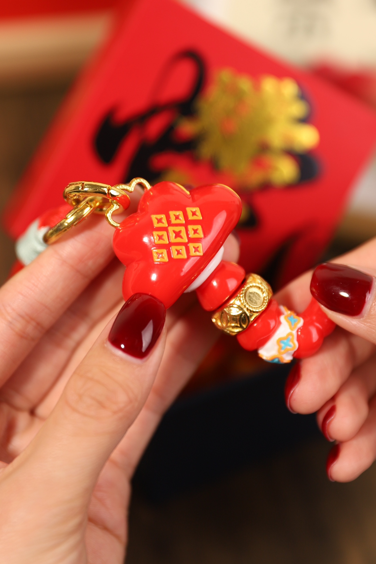 Suitable for styling on handbags or phone cases, this charm reflects the - Comprehensive 2
