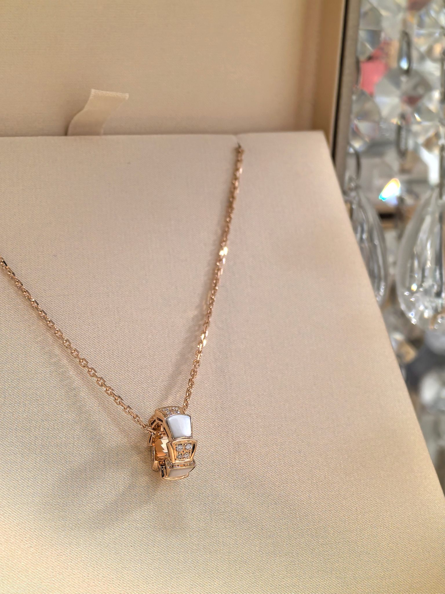 Bvlgari Mother-of-Pearl Necklace - Comprehensive
