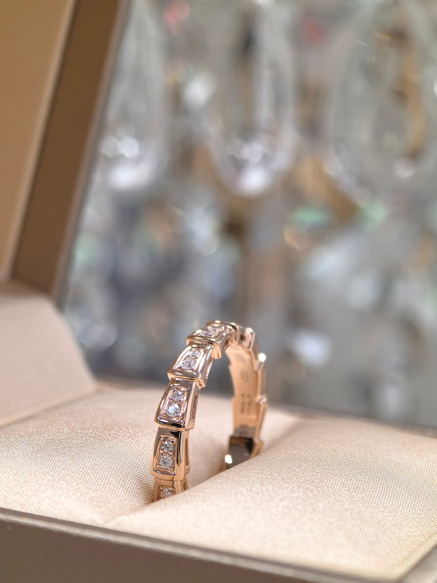 BVLGARI Narrow Pavé Diamond Ring - Comprehensive 2