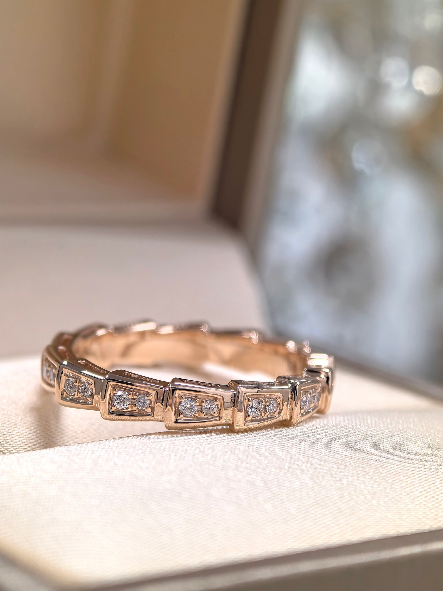 BVLGARI Narrow Pavé Diamond Ring - Comprehensive