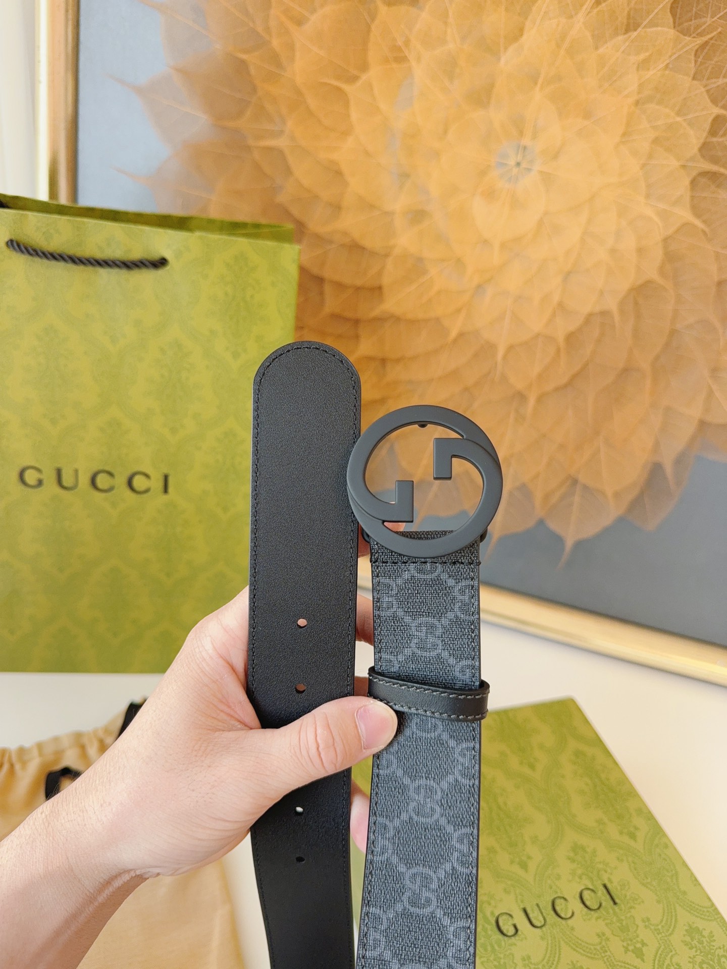 GUCCI新款圆形互扣式双G搭扣宽4.0cm由原厂订制专用面料顶级手工腰带进口边油细节层层把控