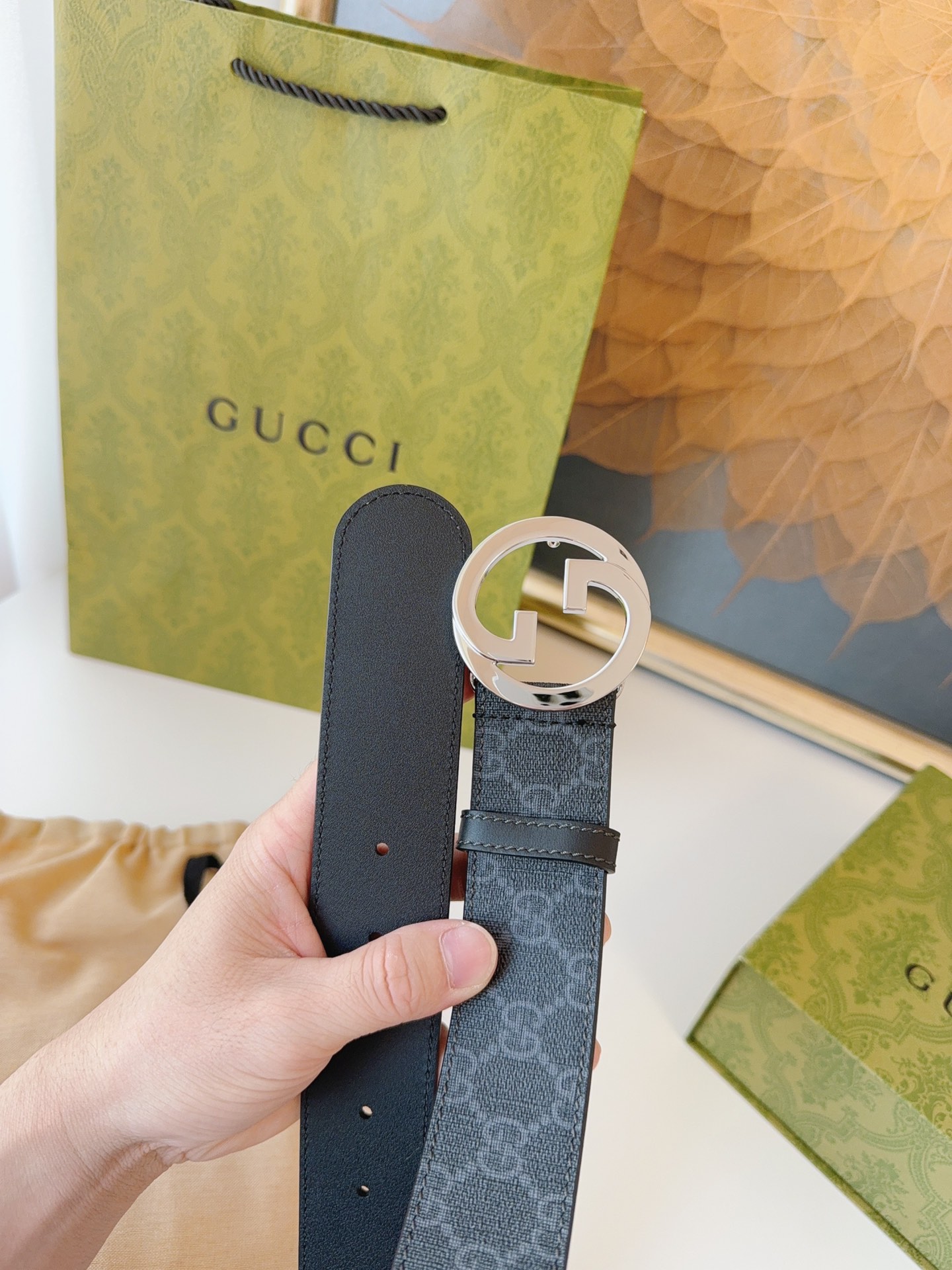 GUCCI新款圆形互扣式双G搭扣宽4.0cm由原厂订制专用面料顶级手工腰带进口边油细节层层把控