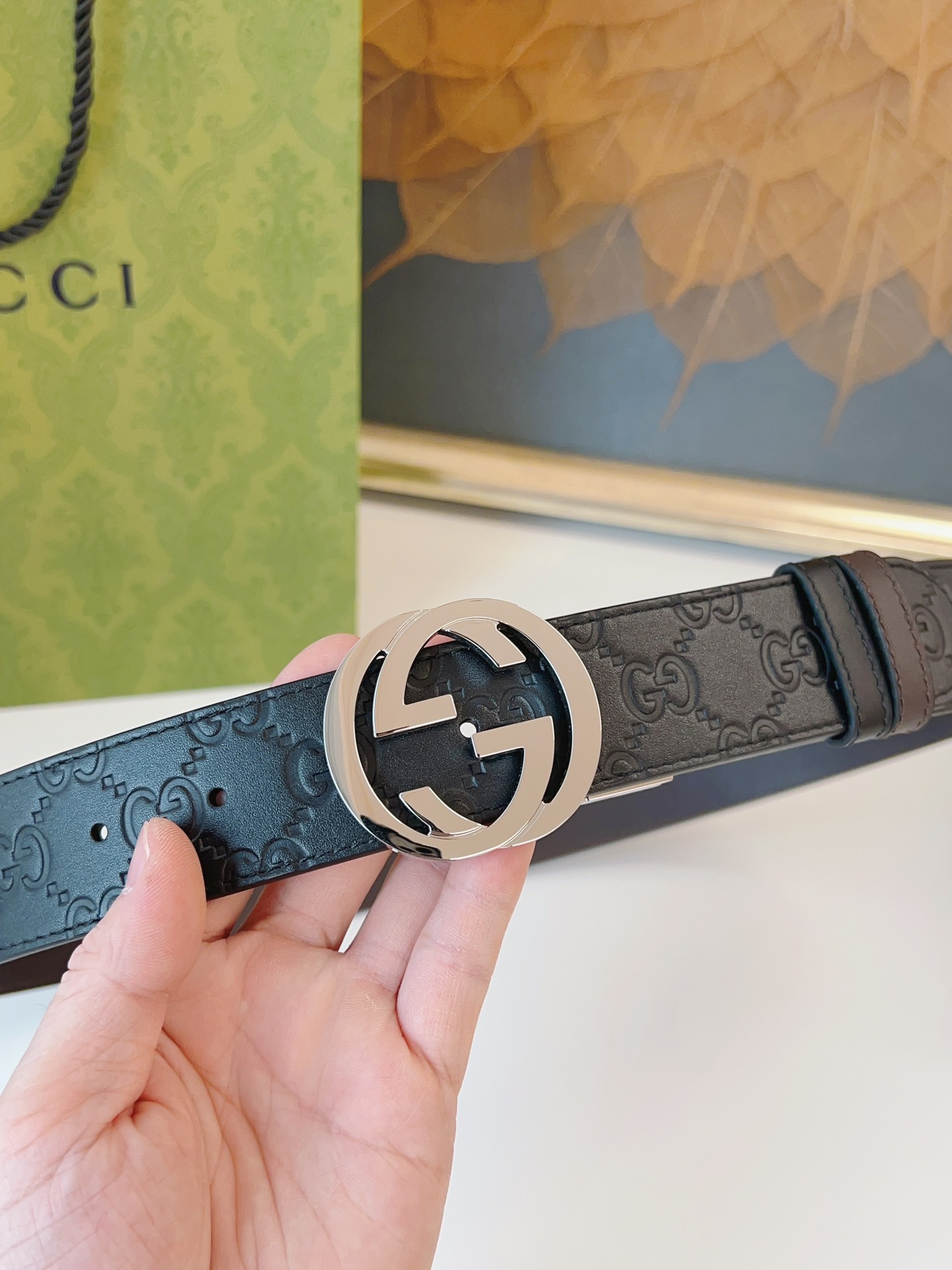 Gucci3.7专柜同步双面进口原厂皮.旋转五金扣双面使用内衬咖啡色进口底皮.专柜品质.