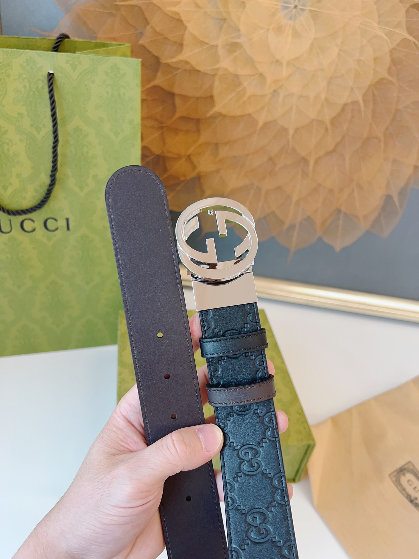 Gucci3.7专柜同步双面进口原厂皮.旋转五金扣双面使用内衬咖啡色进口底皮.专柜品质.