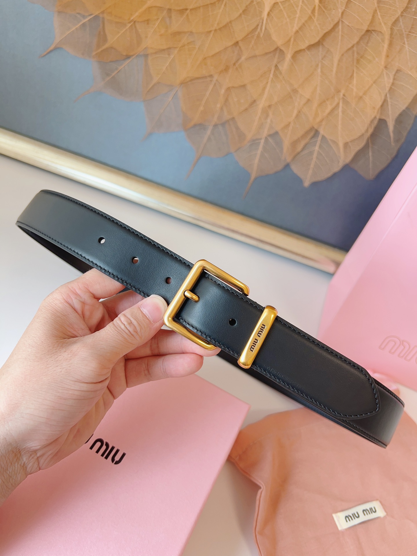 Elegant Miumiu Leather Belt with Logo, Double-sided Calves, Metal Buttons, Laser Engraved. - 图片 1