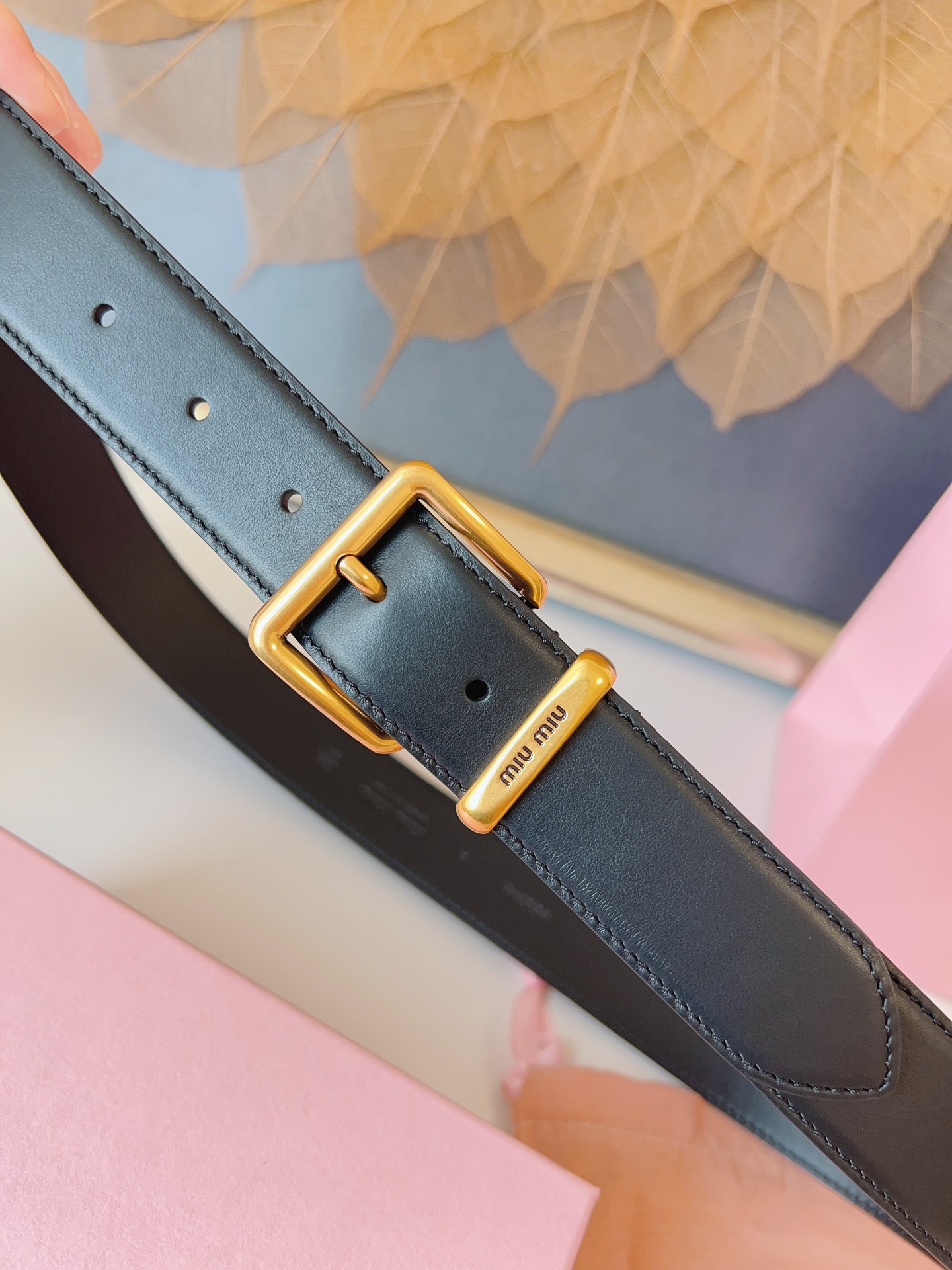 Elegant Miumiu Leather Belt with Logo, Double-sided Calves, Metal Buttons, Laser Engraved. - 图片 4
