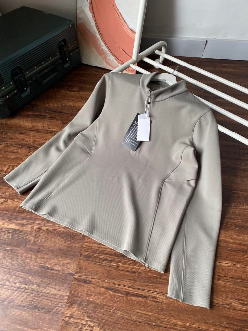 Men's Quarter-Zip Pullover Sweatshirt - Breathable, Versatile, and Stylish 1 Men's Quarter-Zip Pullover Sweatshirt - Breathable, Versatile, and Stylish