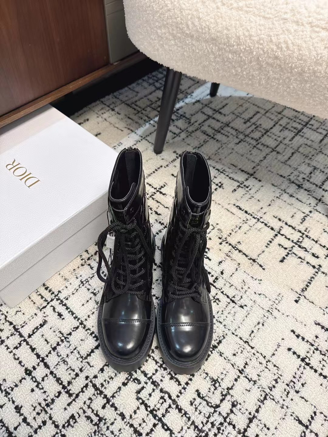 Dior Bottes Martin Cuir de veau vache Collection automne – hiver Vintage