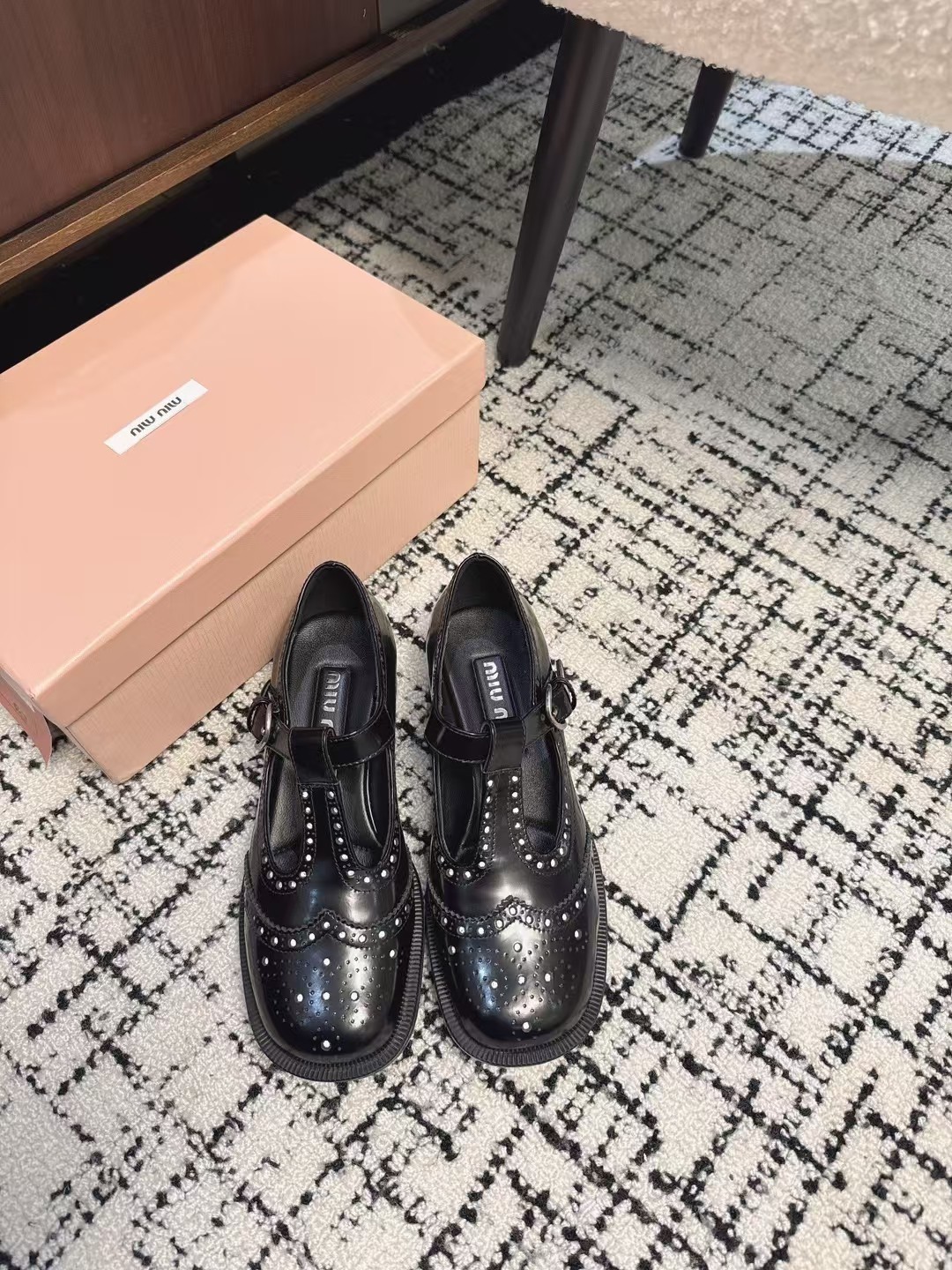 NO:238649,Purchase grade Miu Miu 25ss New British style lace-up loafers MiuMiu show is appropriately 