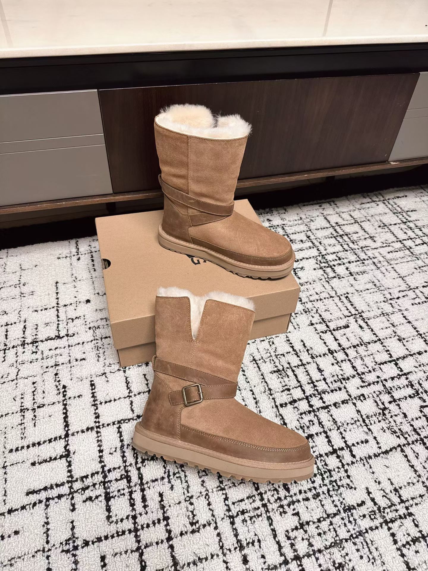 Ugg Women's Classic Short II Buckle Boot, Chestnut Suede, Warm & Stylish